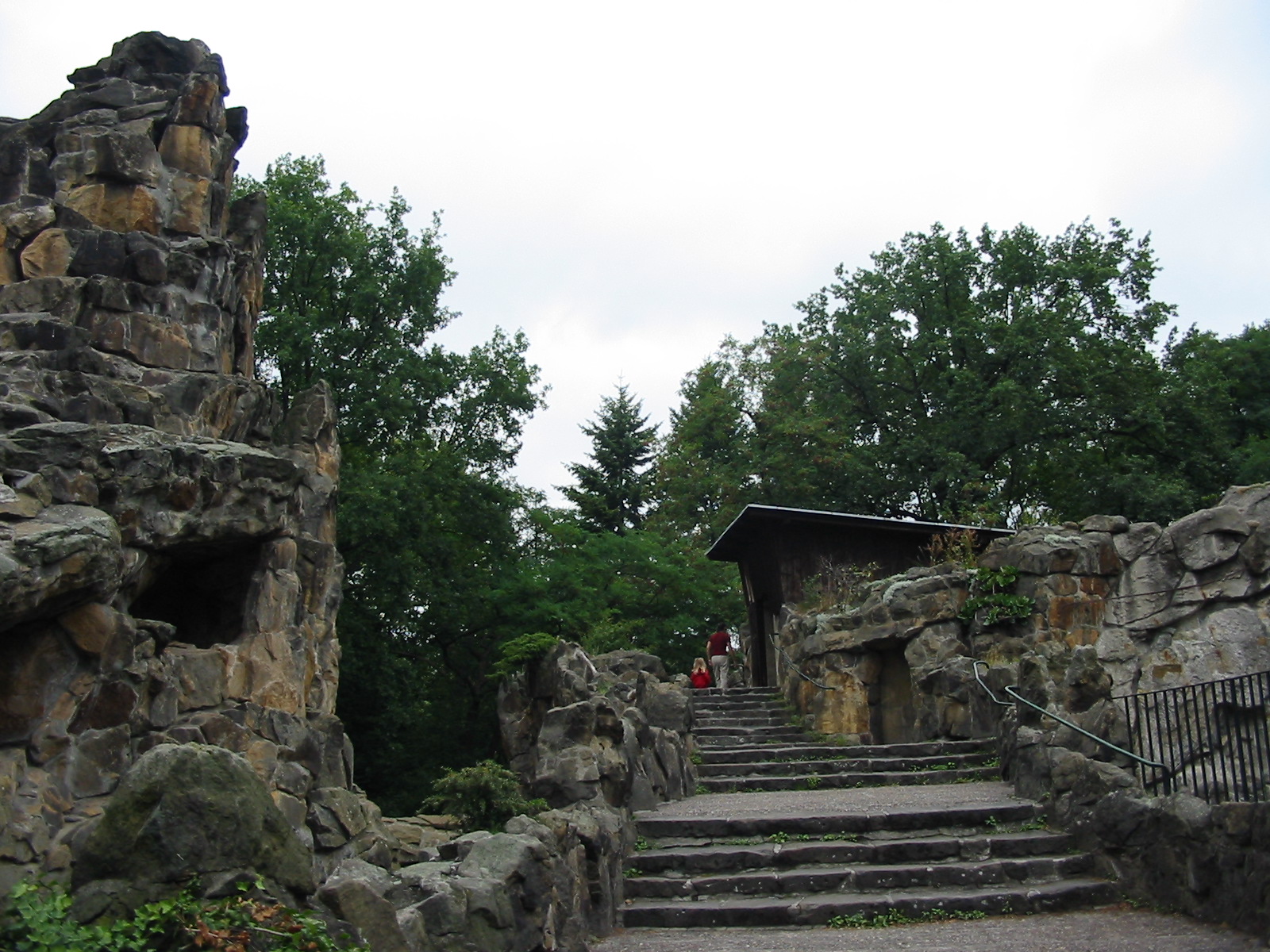 Zoo Berlin 2004 - Barbarby Sheep rock and pathway