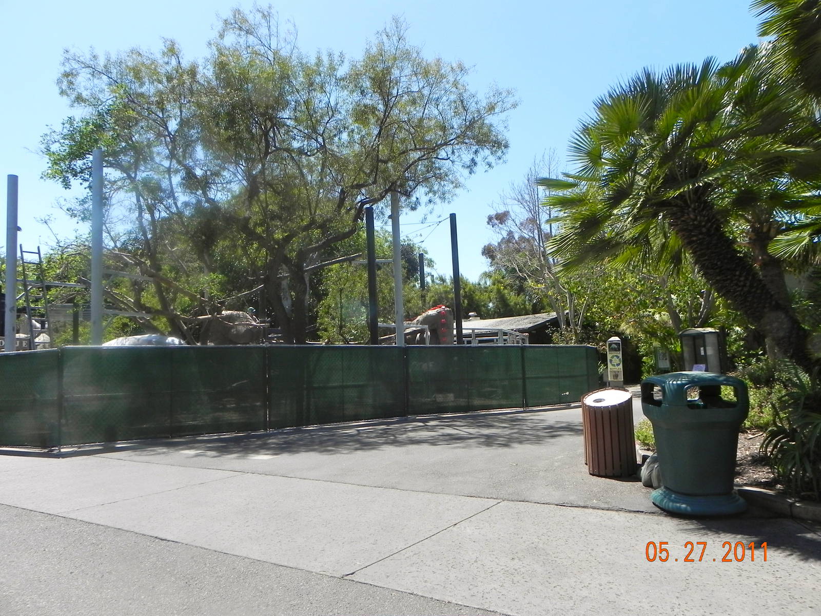 zoo construction May 2011