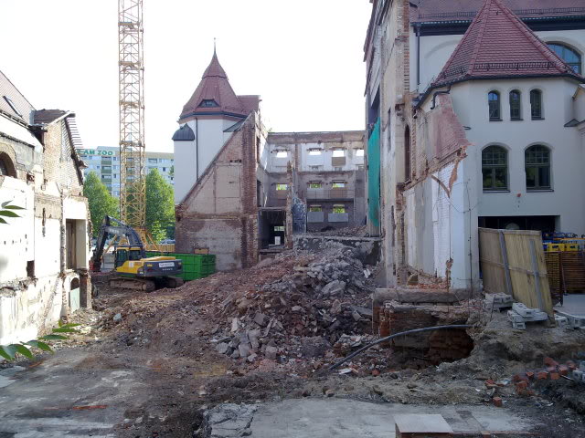 Zoo converence centre construction in progress, September 2010