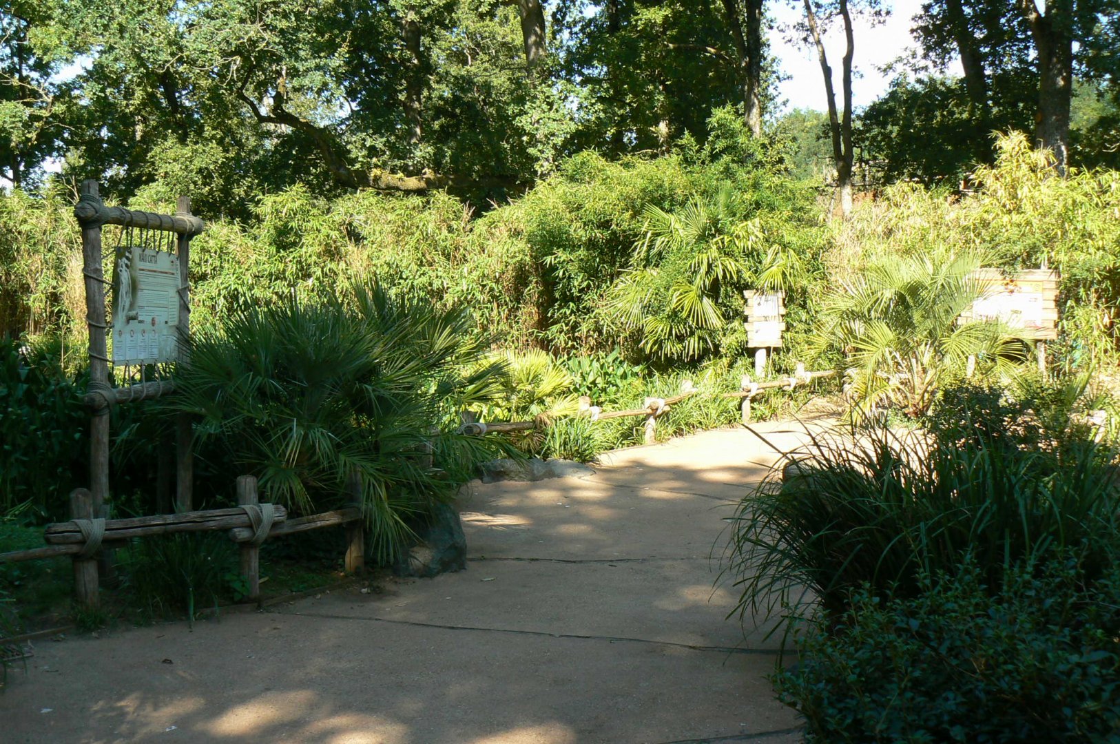 Zoo de la Flèche - Nosy Komba - Lemurs walkthrough exhibit