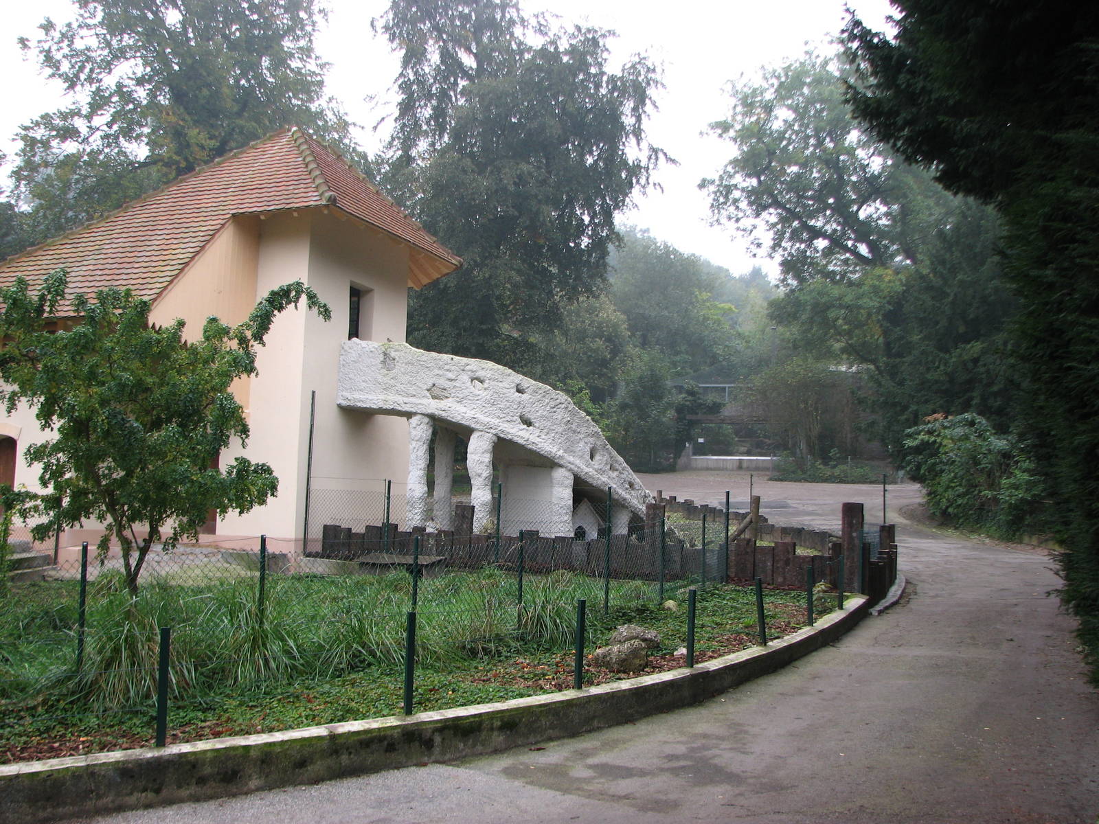 Zoo de Mulhouse 2006 - Pathway