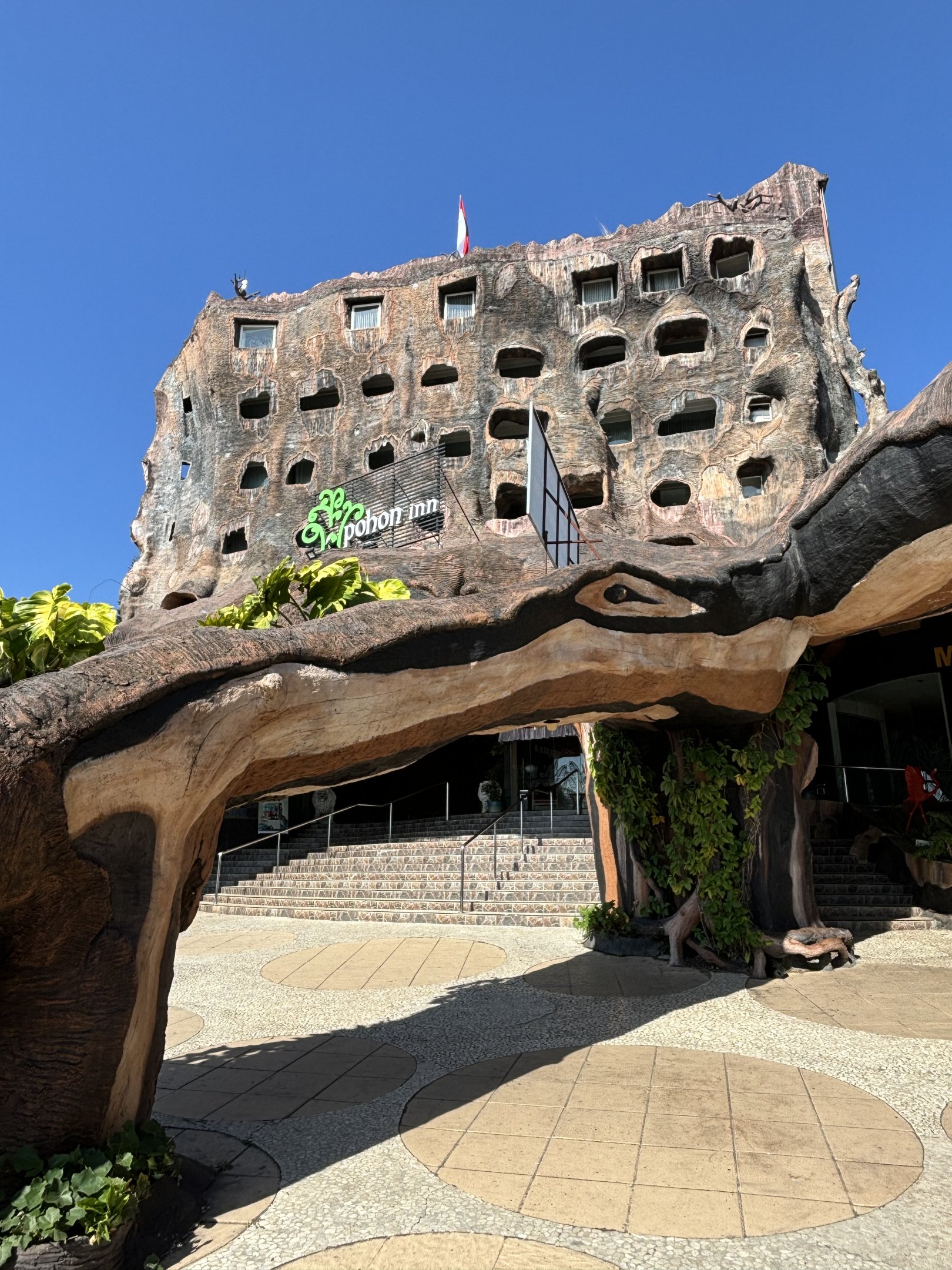 Zoo Entrance Area - Hotel