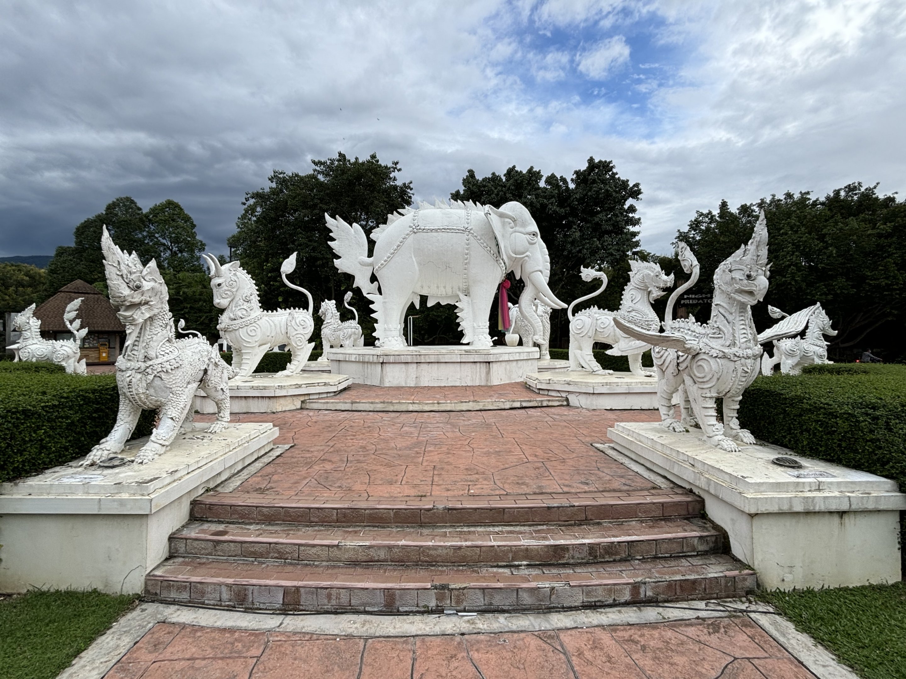 Zoo Entrance Area - wow!
