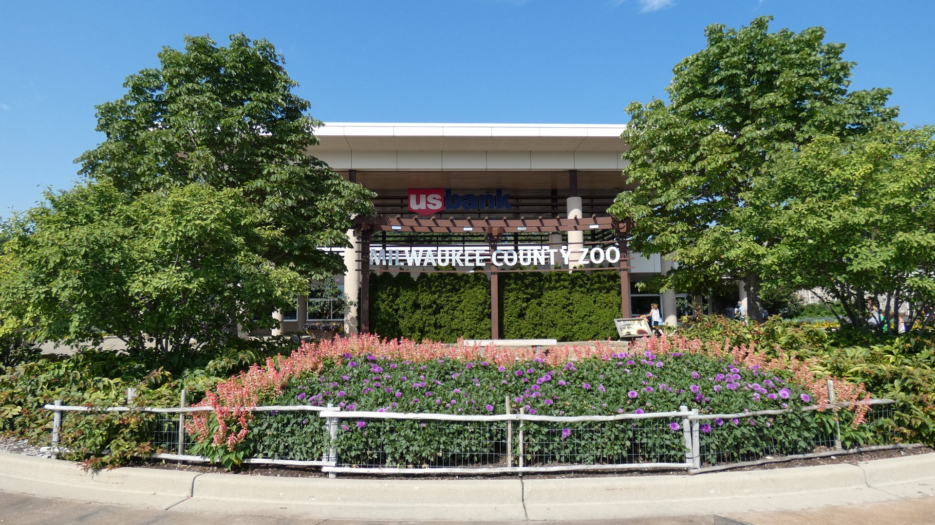 Zoo Entrance - Aug. 2021