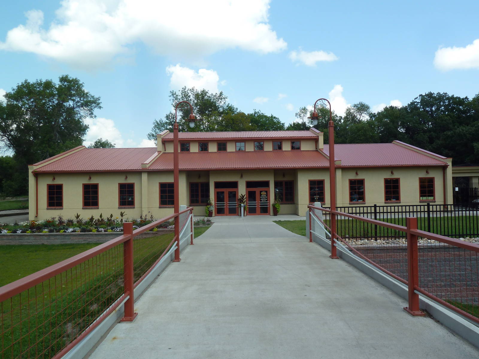 Zoo Entrance - Impressive!