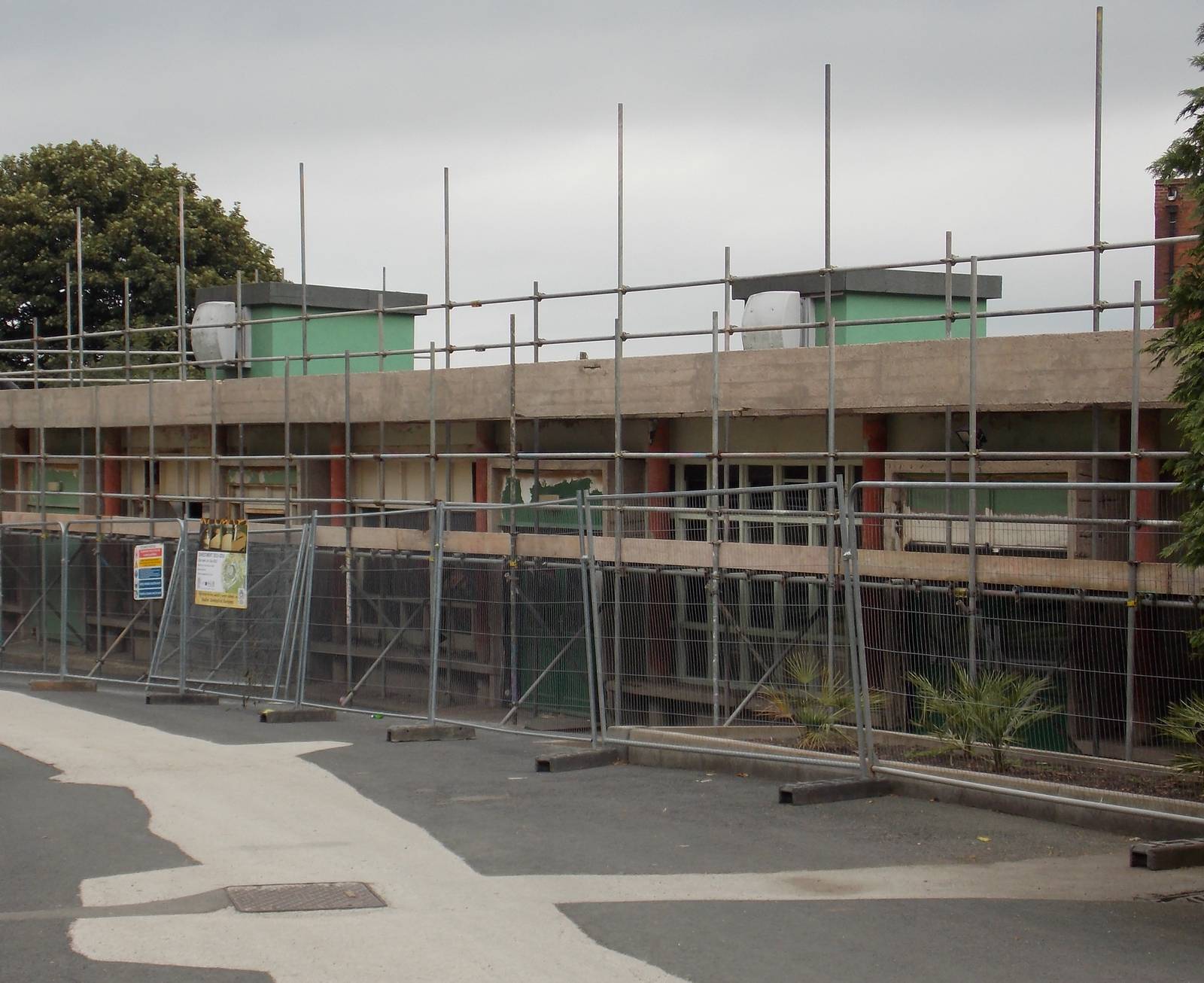 Zoo entrance/shop renovation