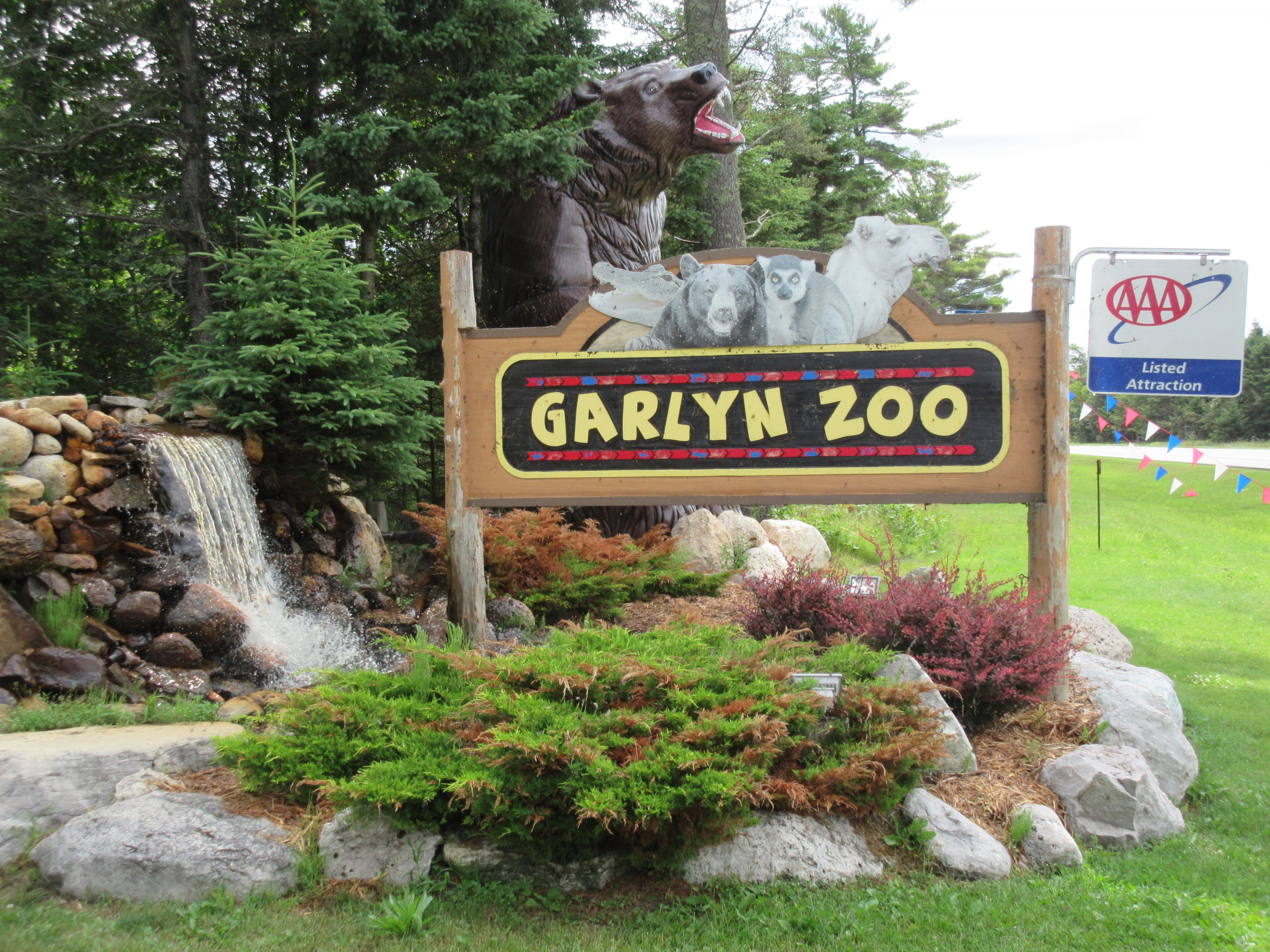 Zoo Entrance Sign