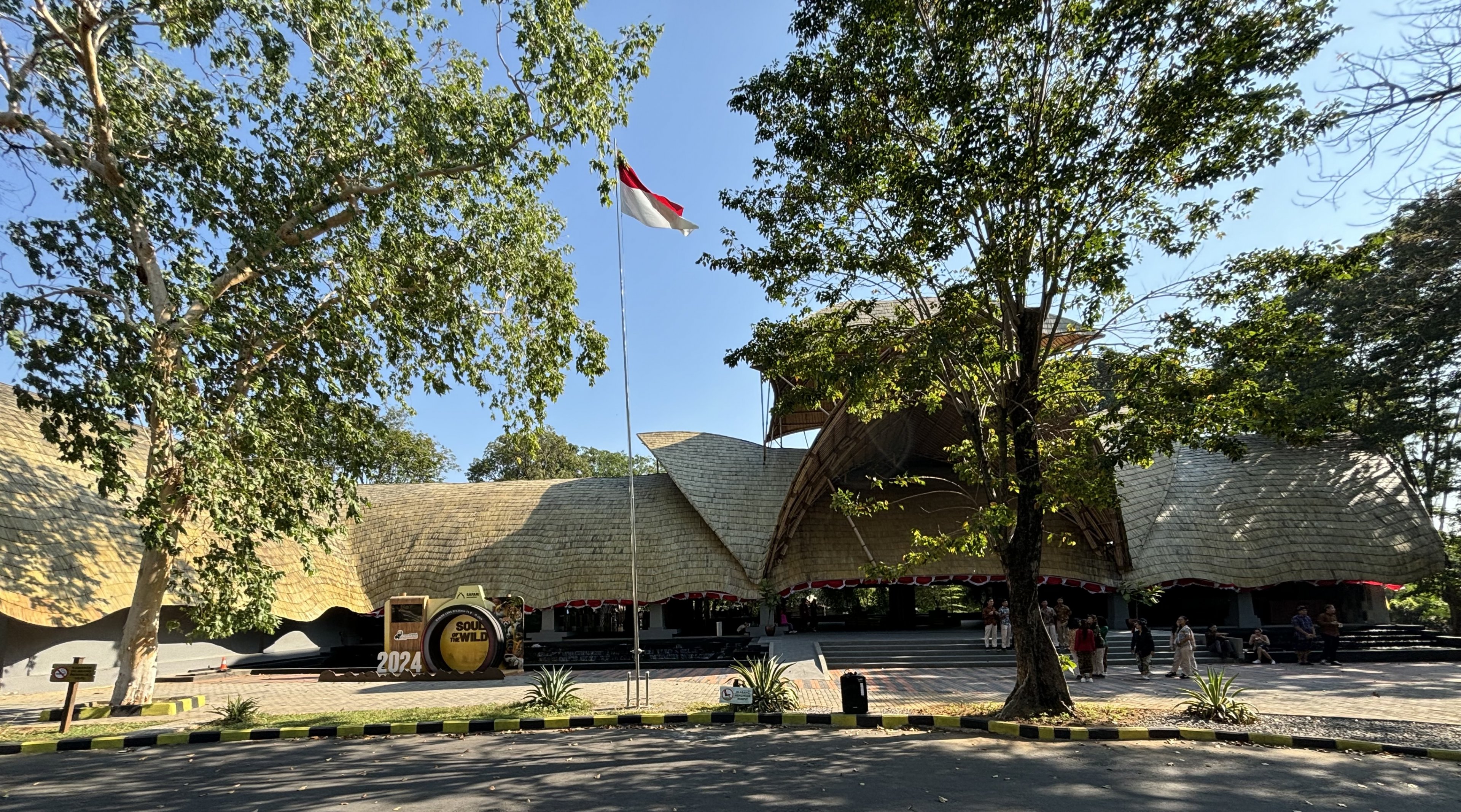 Zoo Entrance - Solo Safari