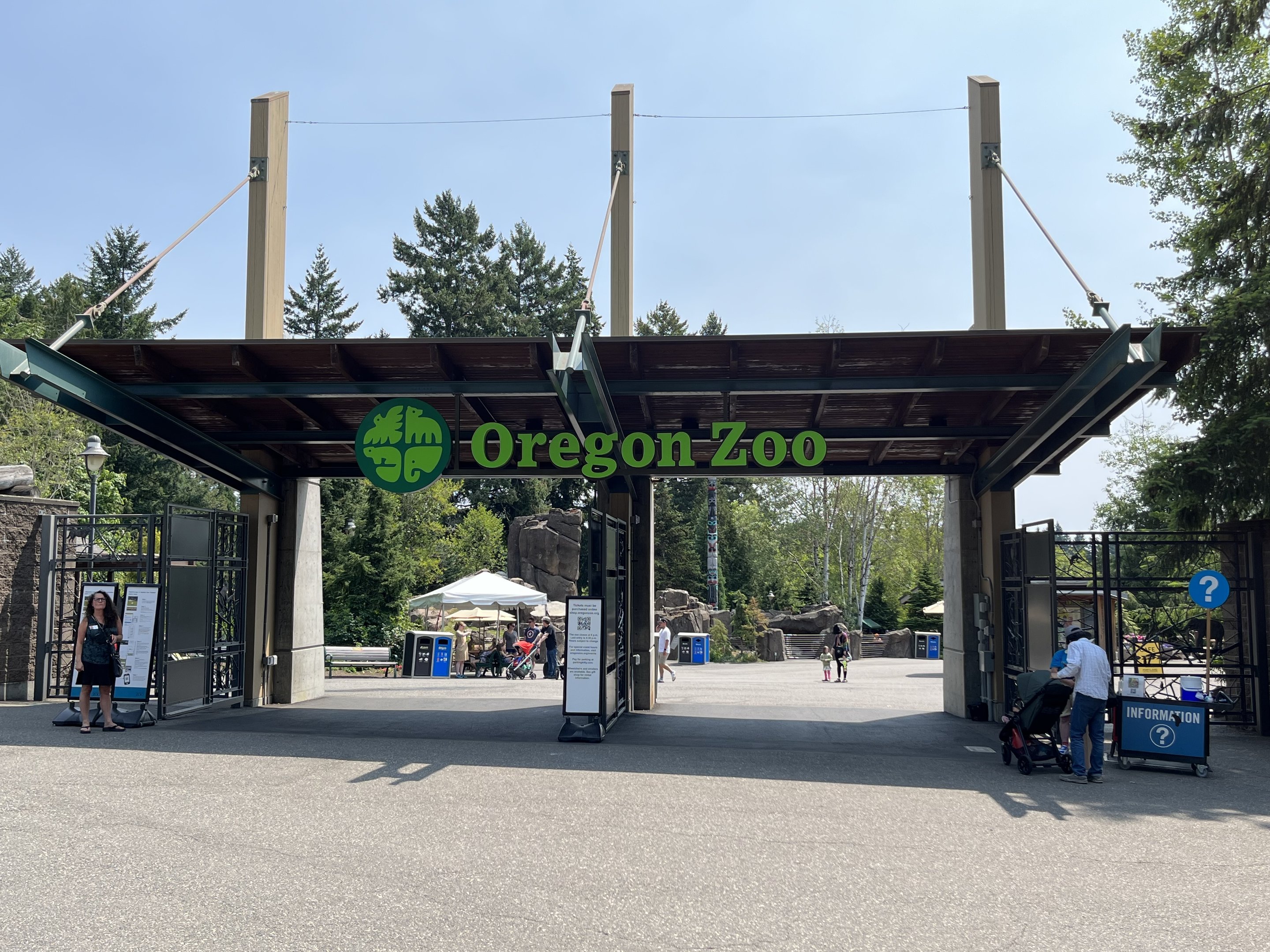Zoo Entrance (with new logo)