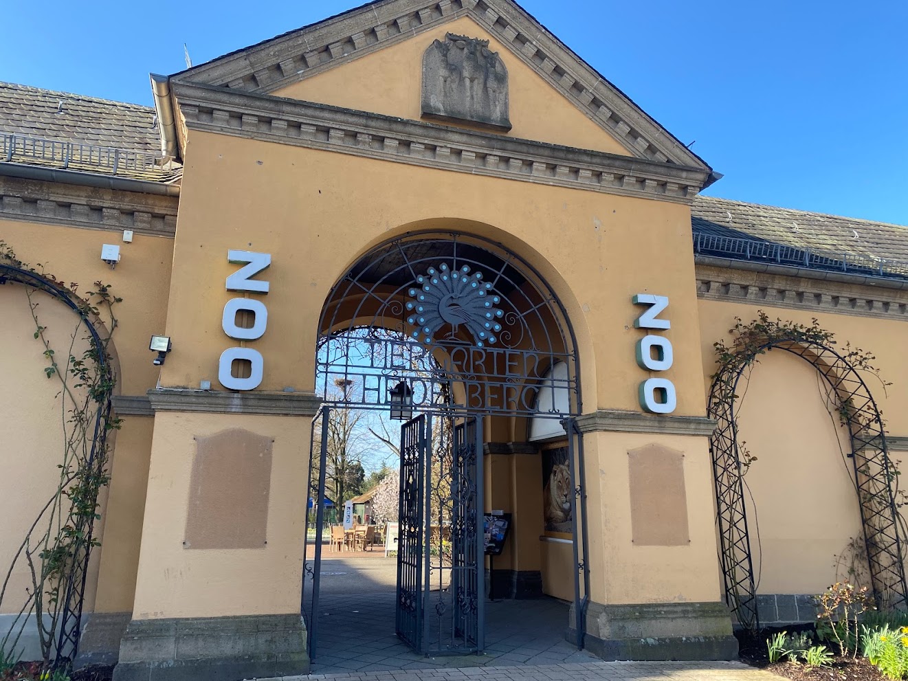 Zoo Heidelberg- historic zoo entrance- 2023