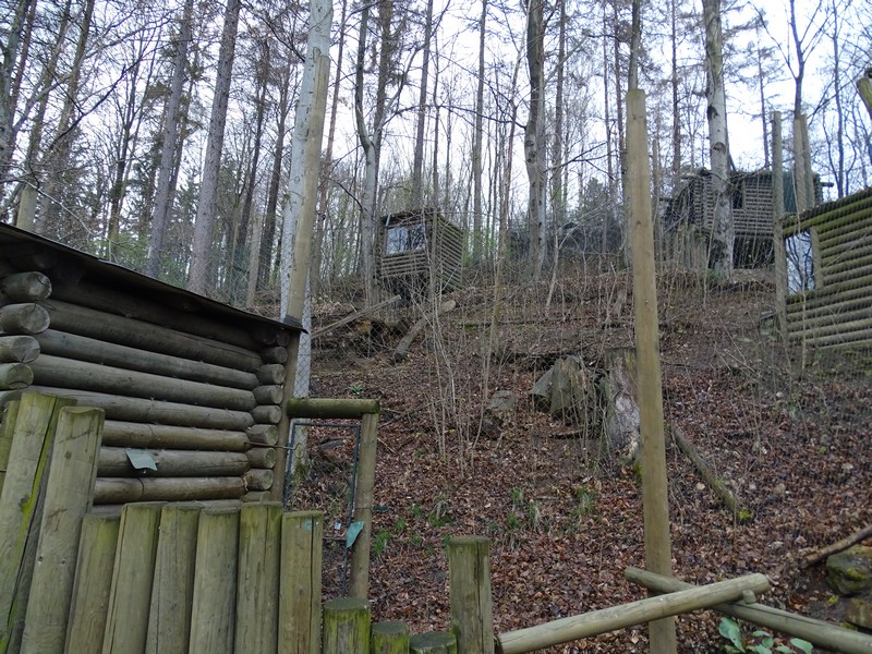 Zoo Jihlava 04/2016: Lynx enclosure