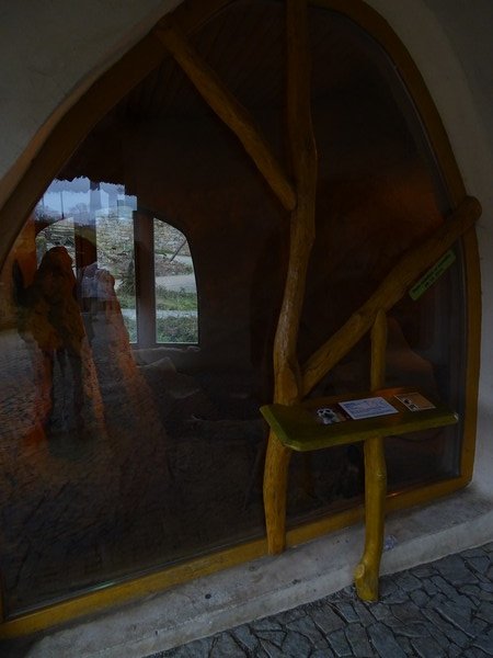 Zoo Jihlava4/2016: Meerkat indoor enclosure