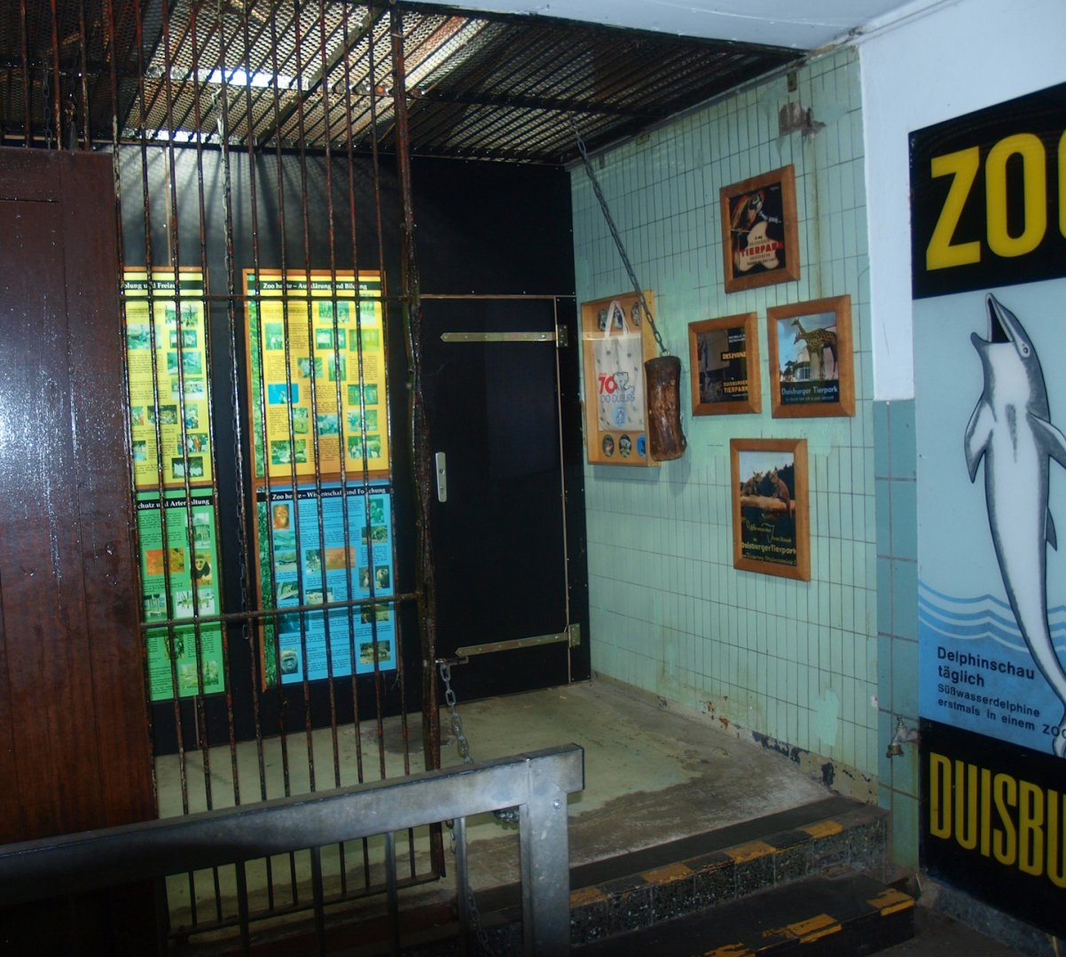 Zoo museum in old Mandrill indoor cages (now gone), 2014-10-19