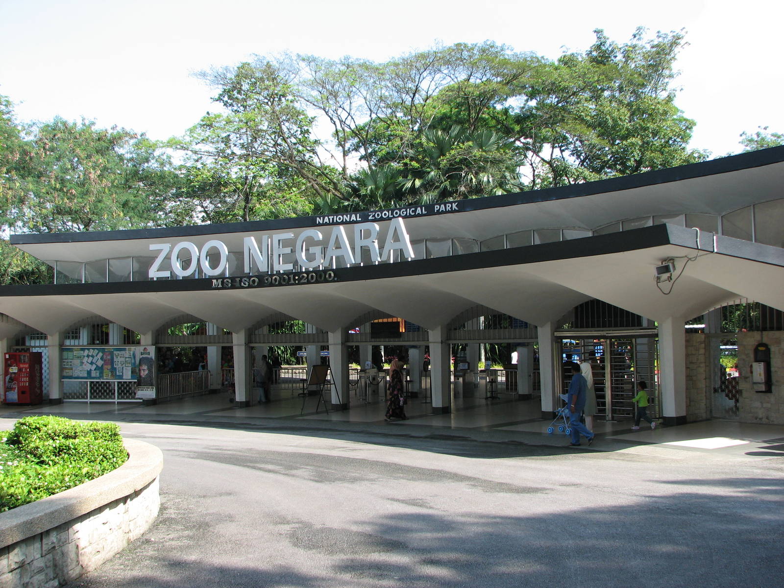 Zoo Negara Malaysia - Outside the main entrance