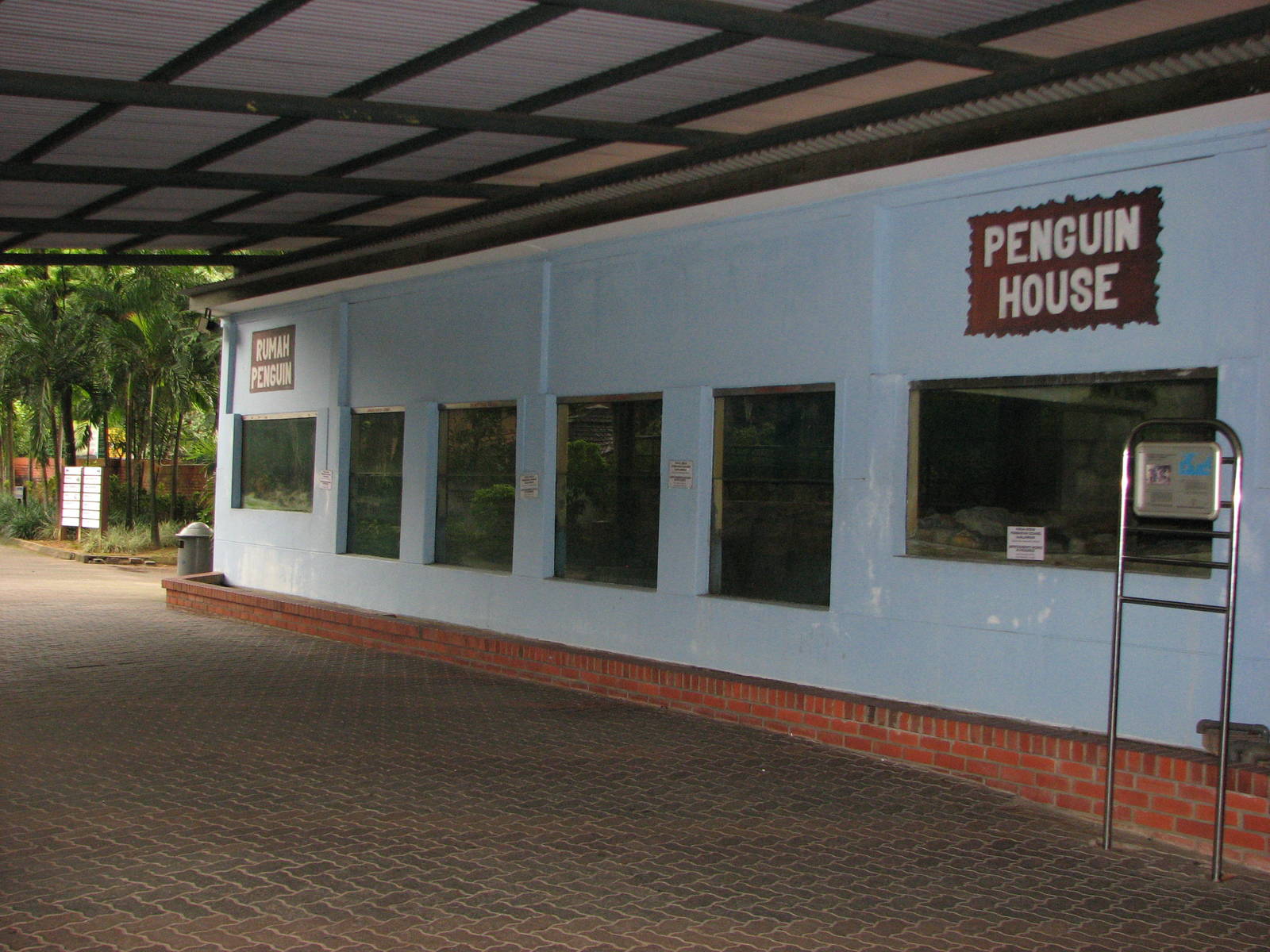 Zoo Negara Malaysia - Penguin building