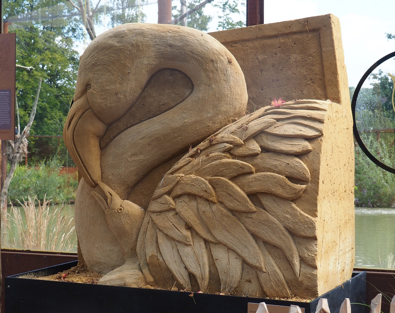 "Zoo of Sand" event - Greater flamingo sand sculpture, 2022-08-20