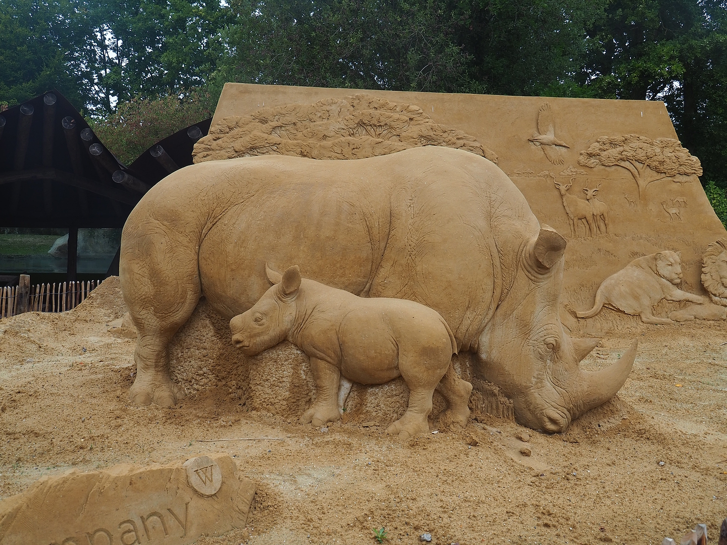 "Zoo of Sand" event - White rhinoceroses sand sculpture, 2022-08-20