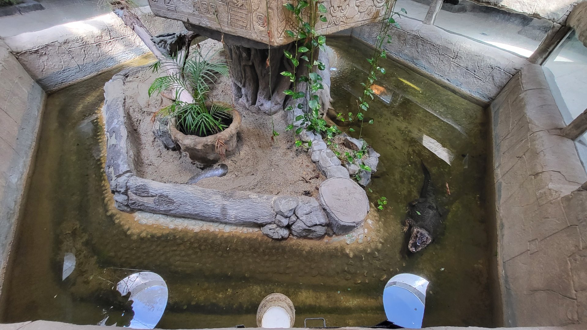 Zoo Osijek - "Terrarium aquarium" building