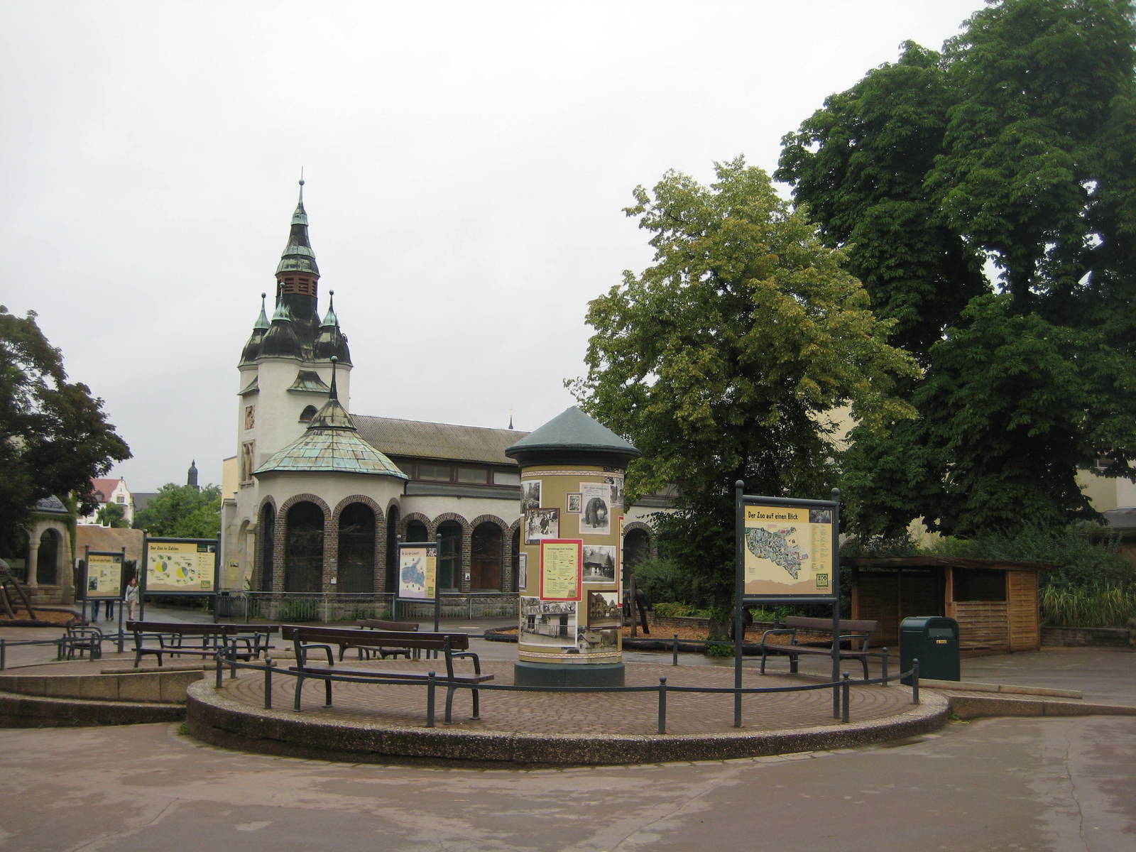 Zoo Plaza with Monkey house