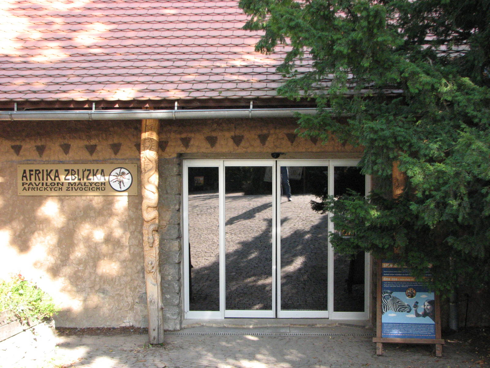 Zoo Praha - Entrance to the nocturnal Africa House