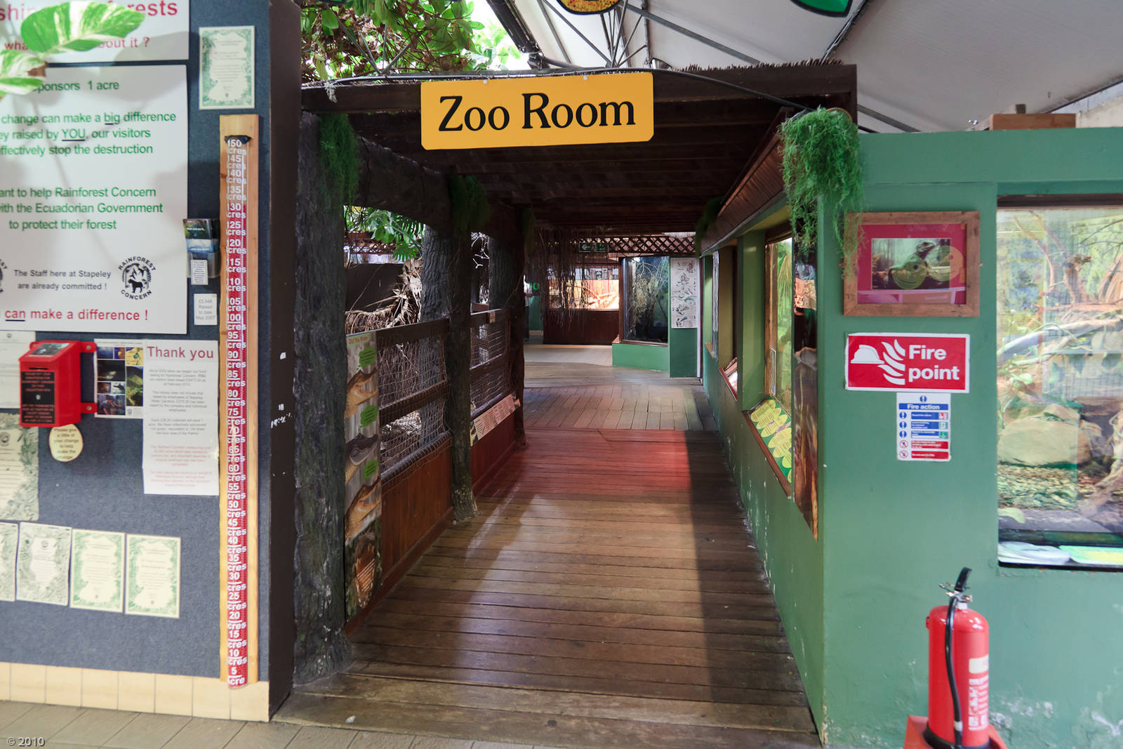 Zoo Room - Closing Day - 05/09/2010