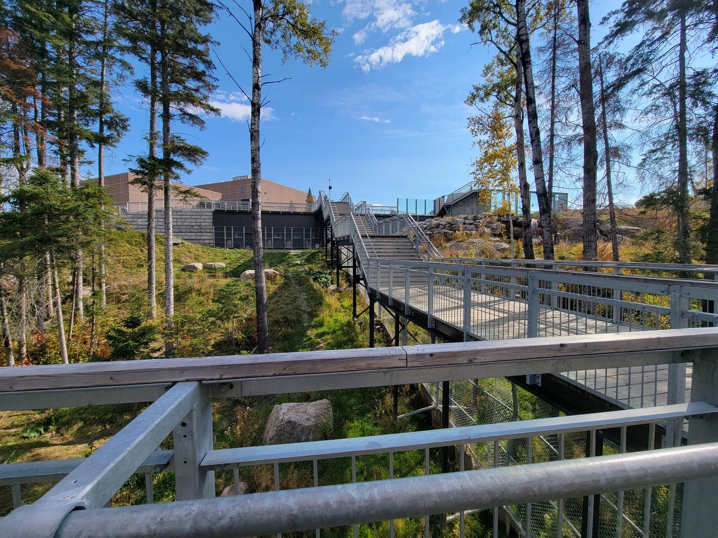 Zoo Sauvage 10/22 - Arctic Tundra, stairs between polar bear exhibits