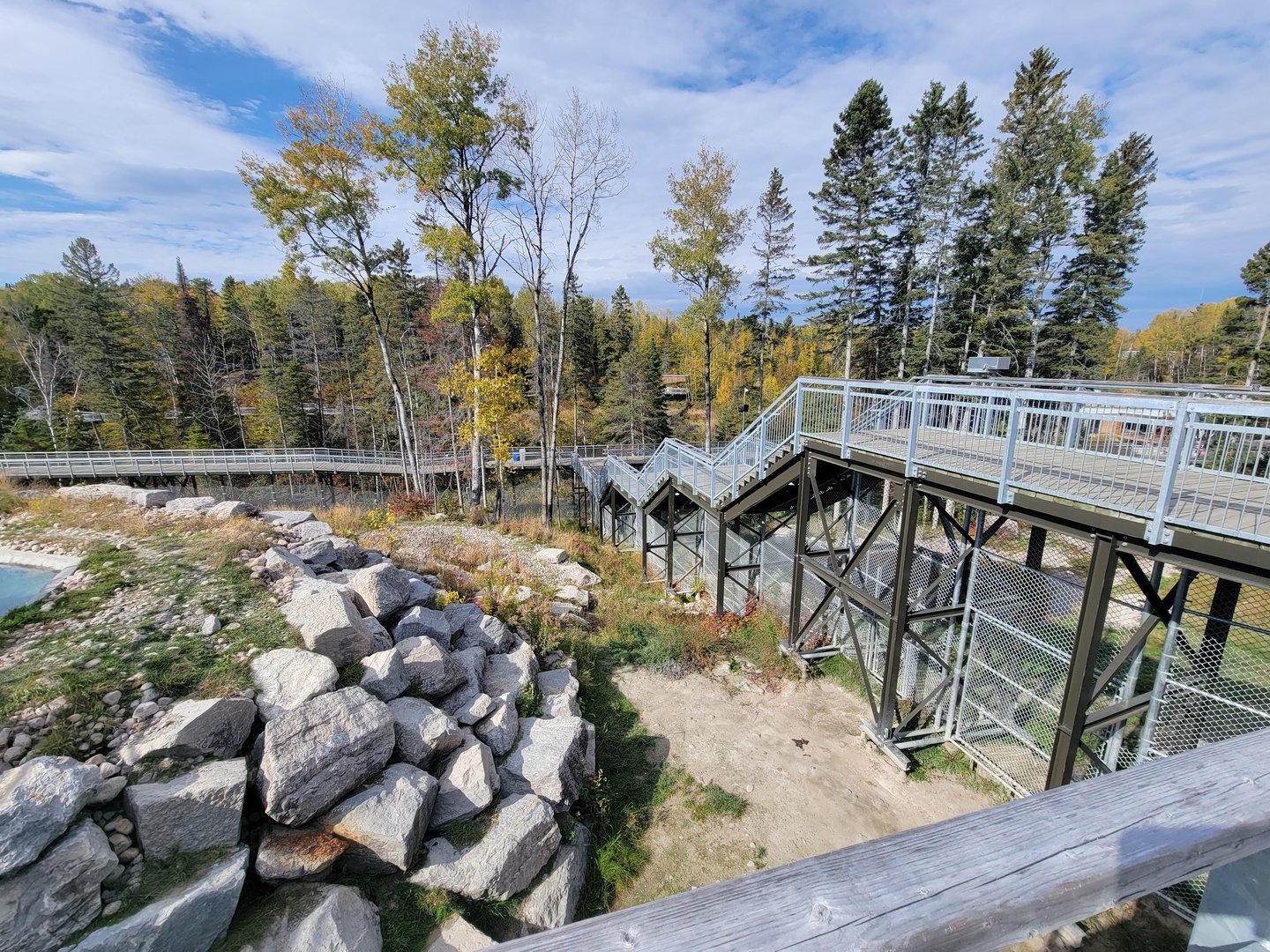 Zoo Sauvage 10/22 - Arctic Tundra, stairs between polar bear exhibits