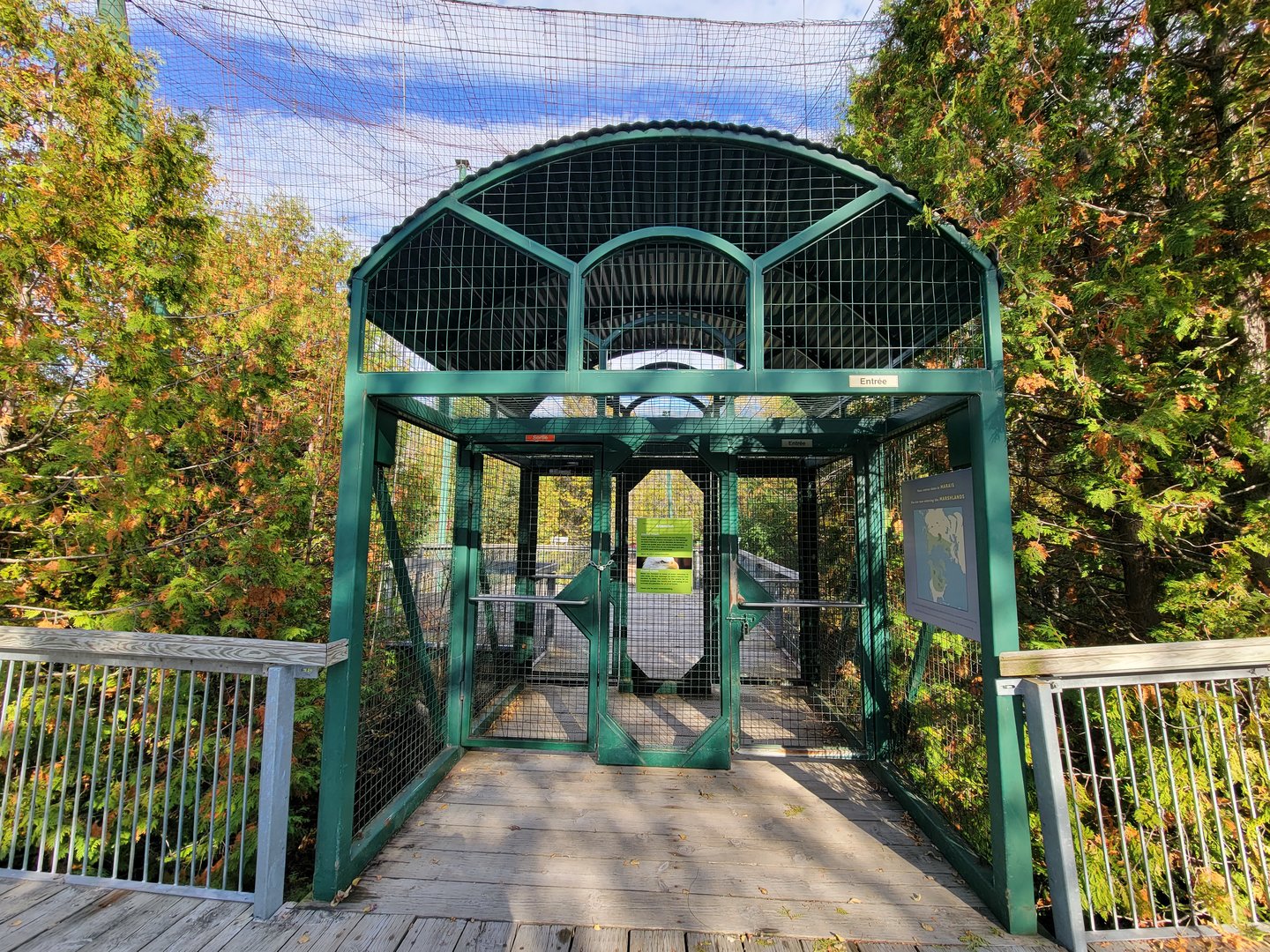 Zoo Sauvage 10/22 -  Laurentian Forest, closed bird of prey aviary