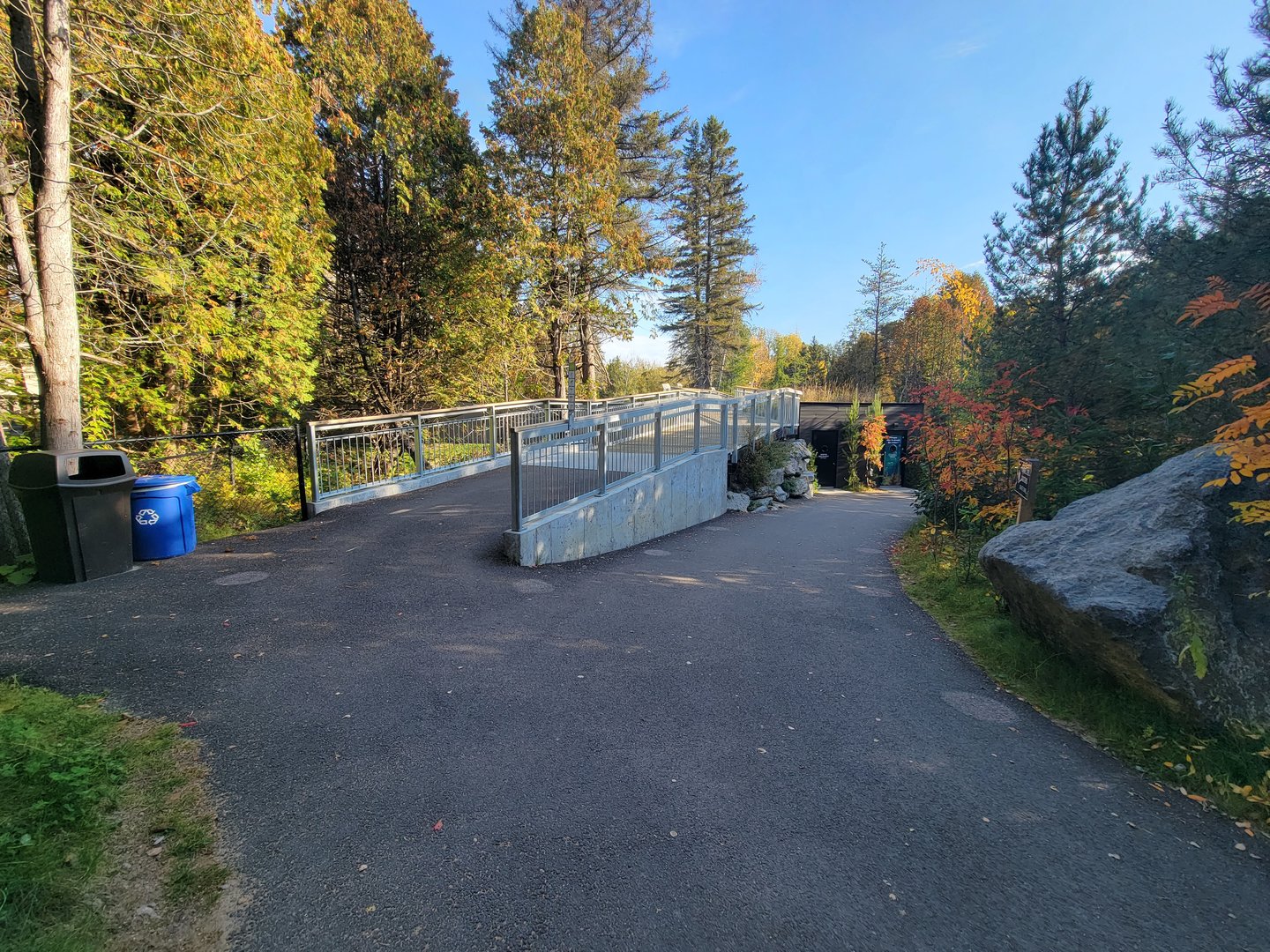 Zoo Sauvage 10/22 -  Laurentian Forest, left to outdoor areas, right to the beaver indoor viewing