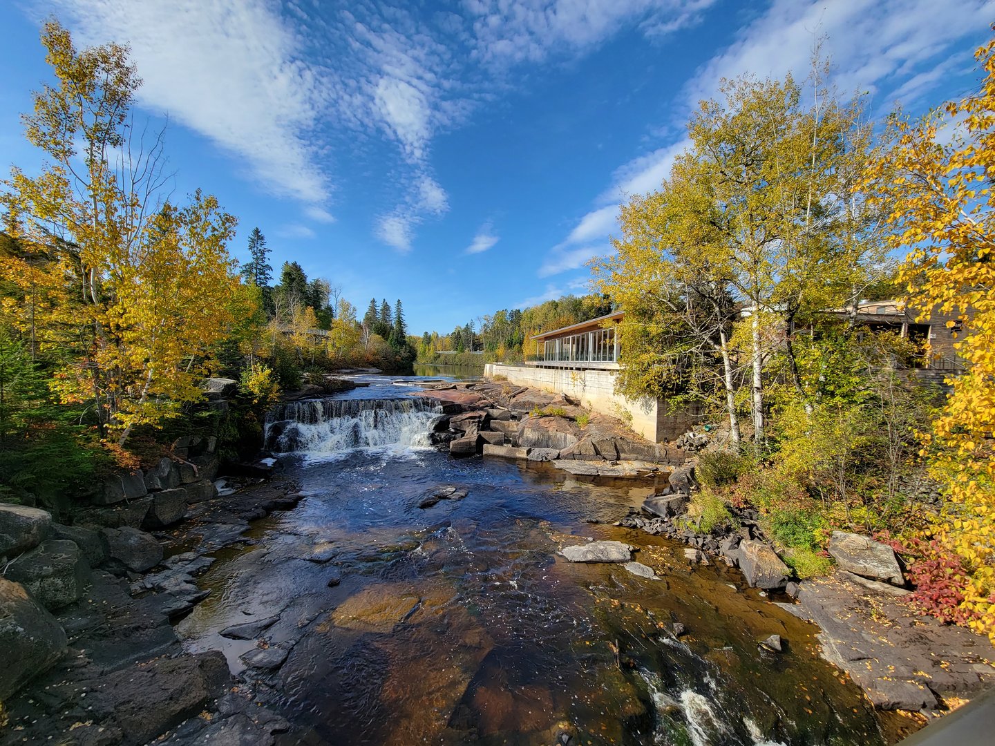 Zoo Sauvage 10/22 - Rivière-aux-saumons, with the restaurant on the right