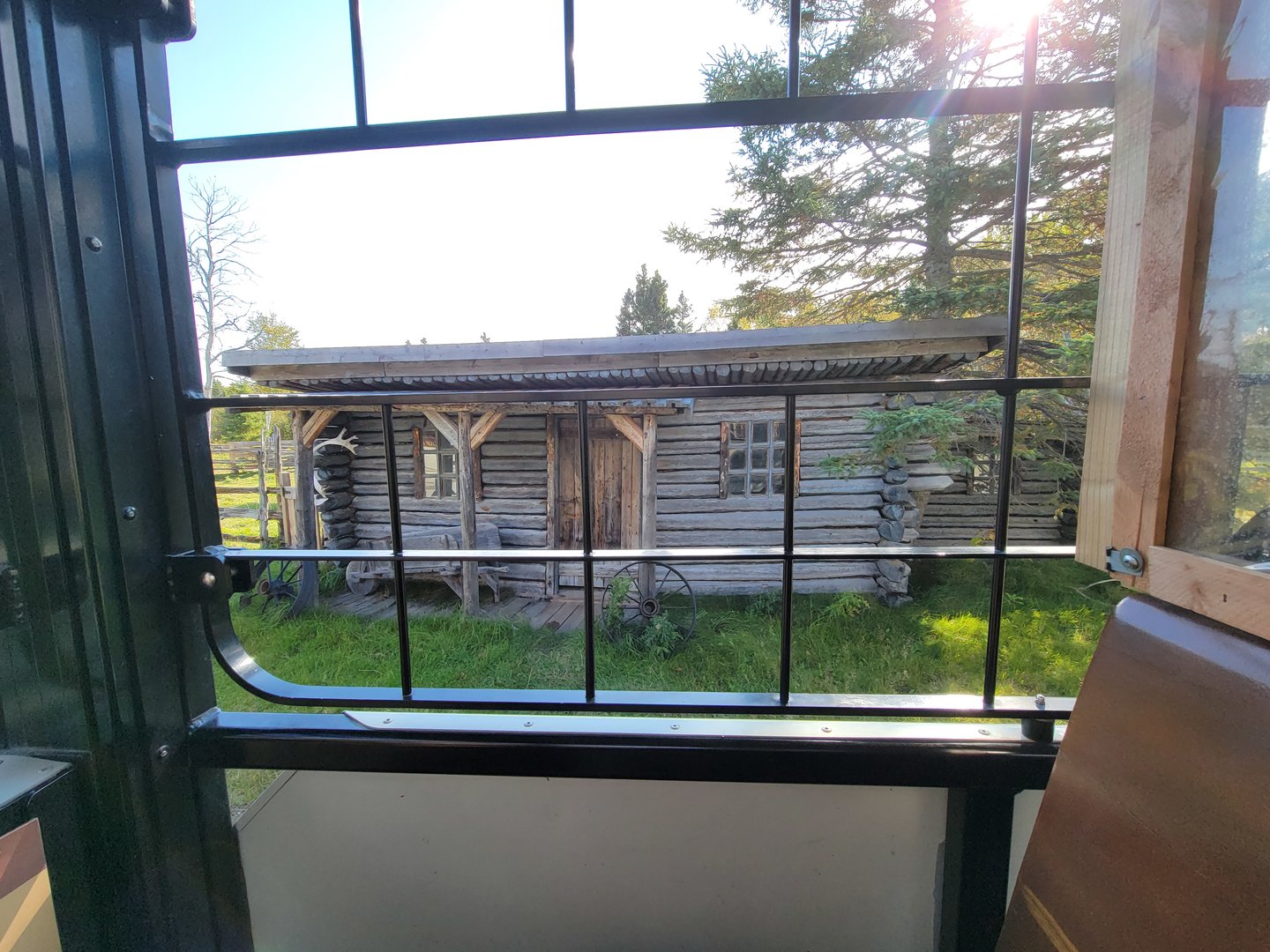 Zoo Sauvage 10/22 - Train, building in settlement #1