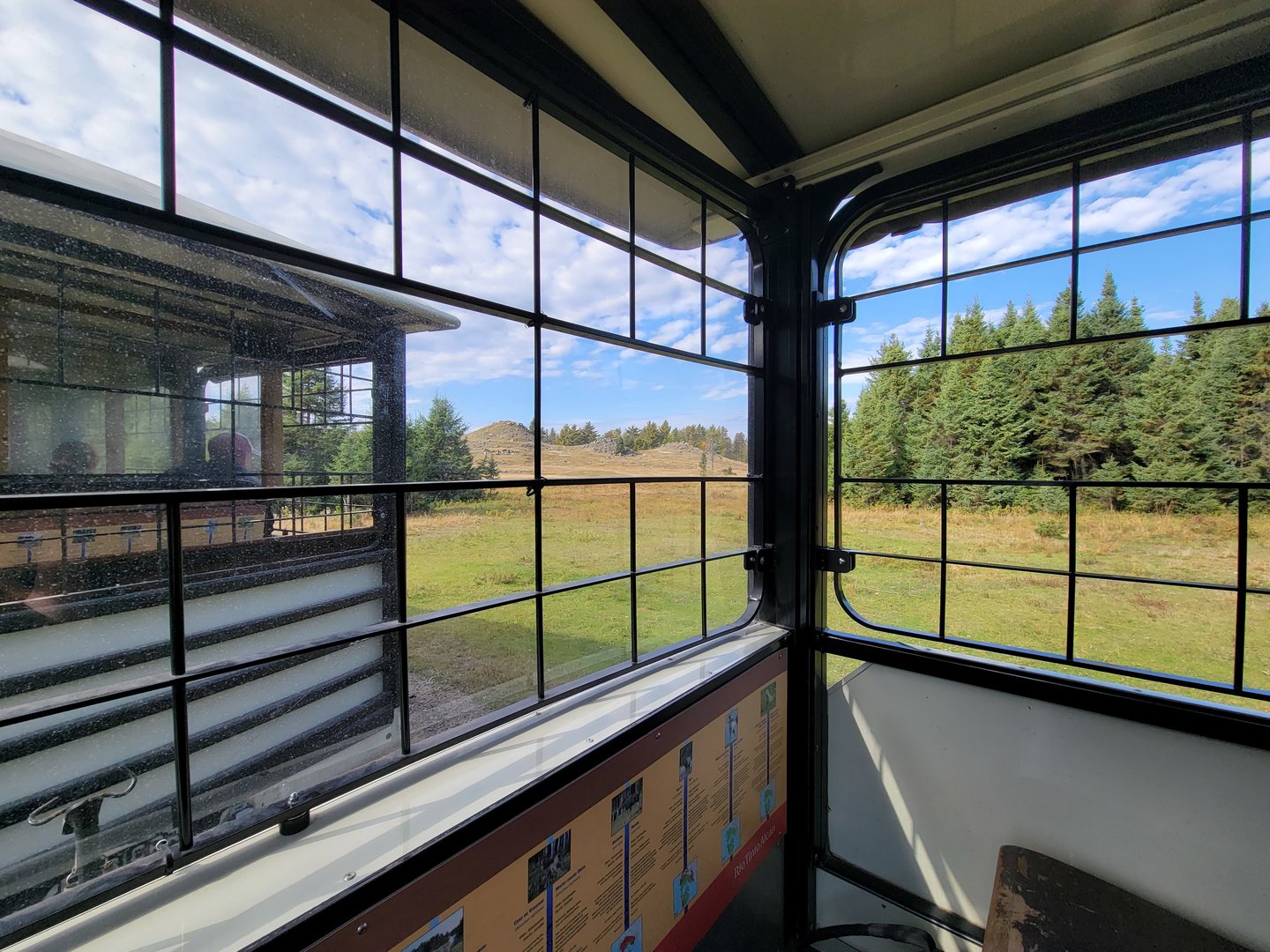 Zoo Sauvage 10/22 - Train, coming up to the musox area