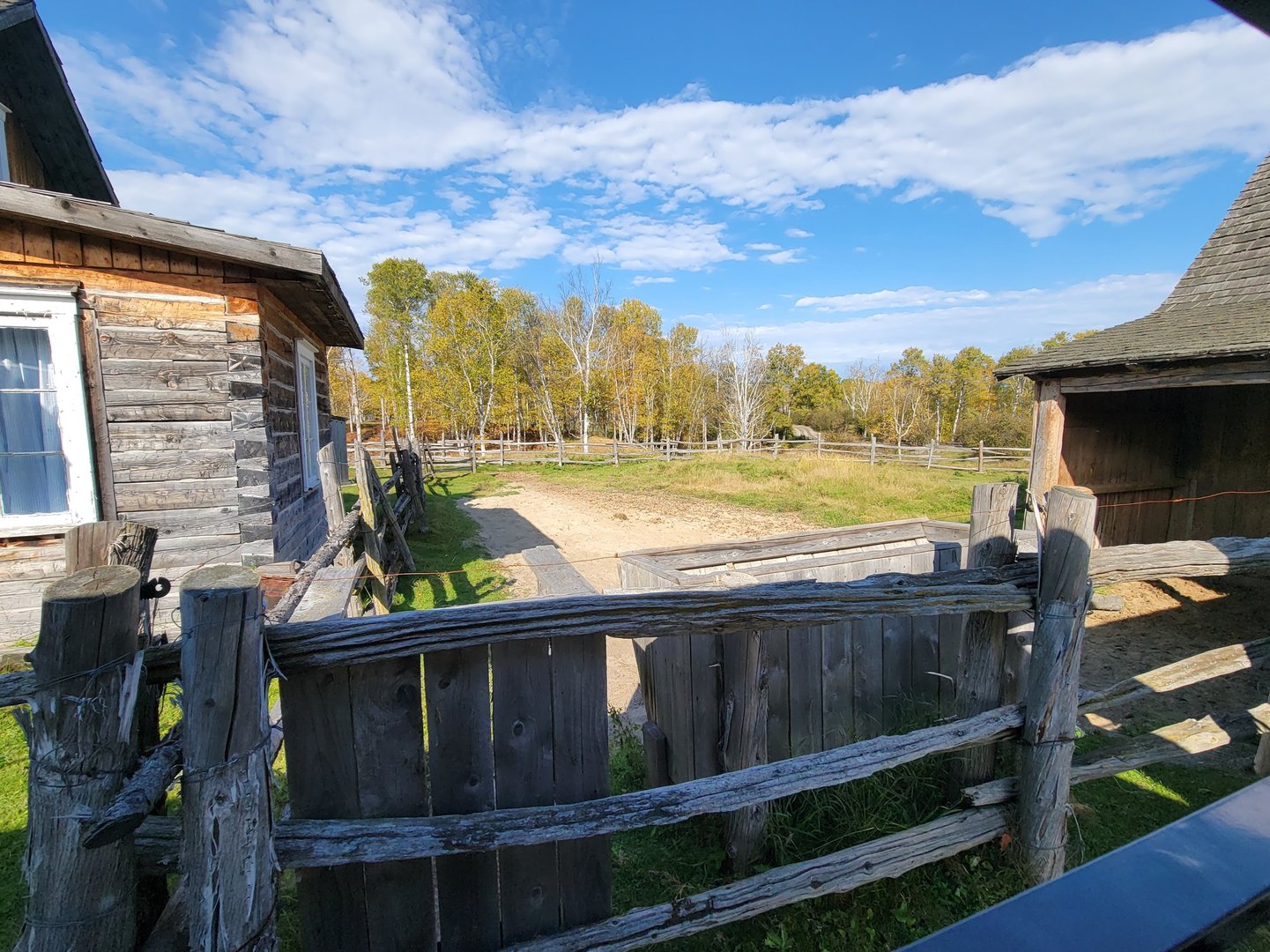 Zoo Sauvage 10/22 - Train, empty paddock in settlement #1