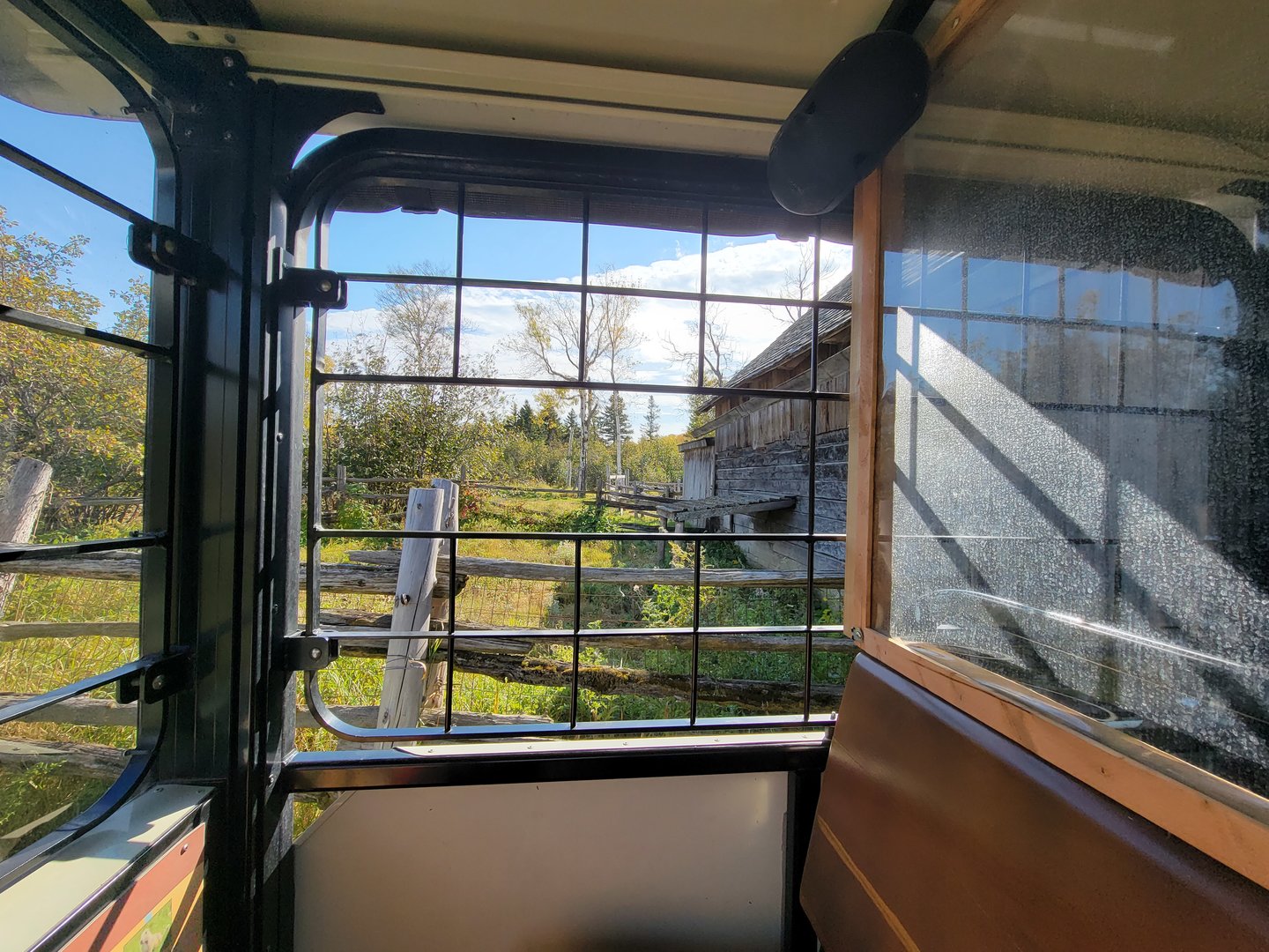 Zoo Sauvage 10/22 - Train, empty paddock in settlement #1