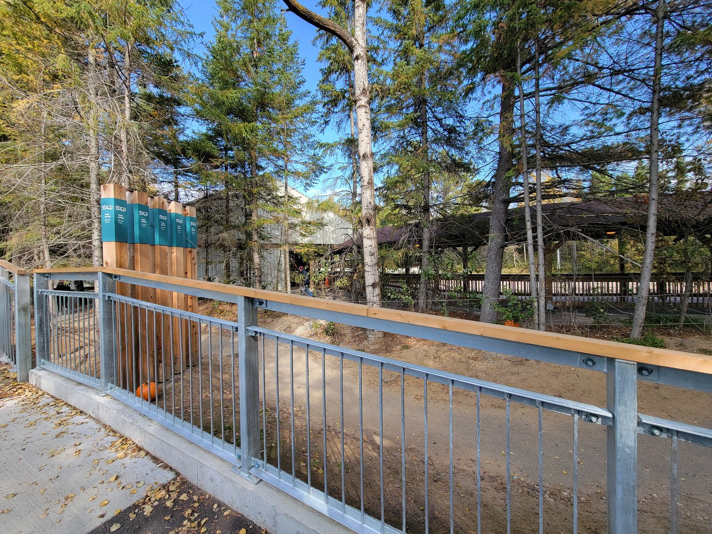 Zoo Sauvage 10/22 - Train station