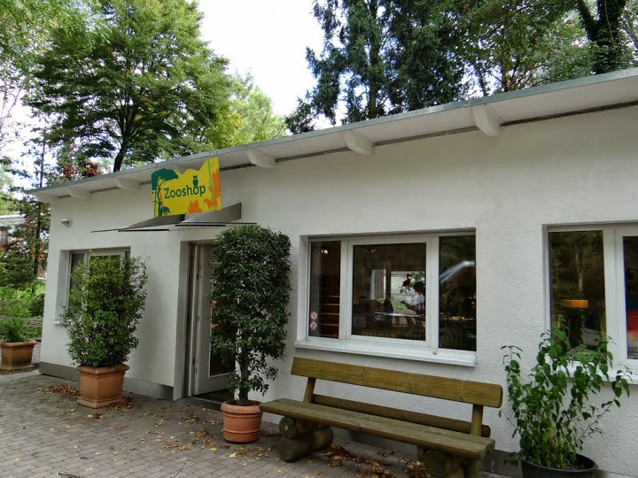 Zoo shop