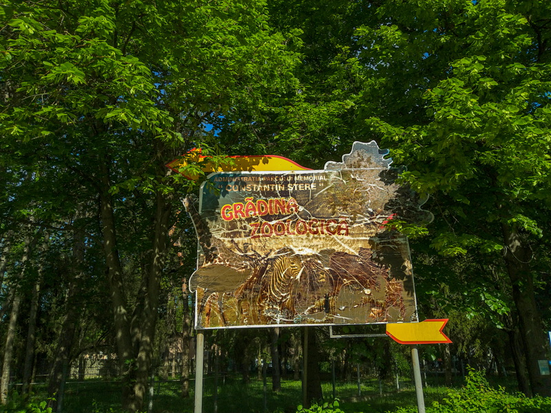 zoo sign