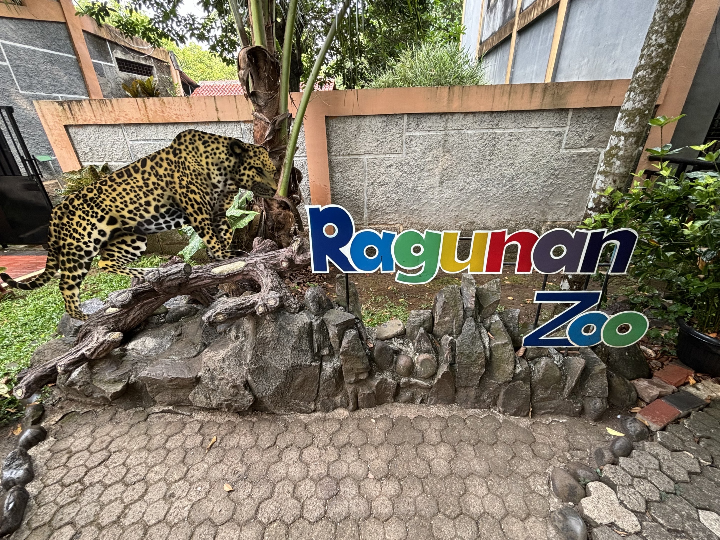 Zoo Sign