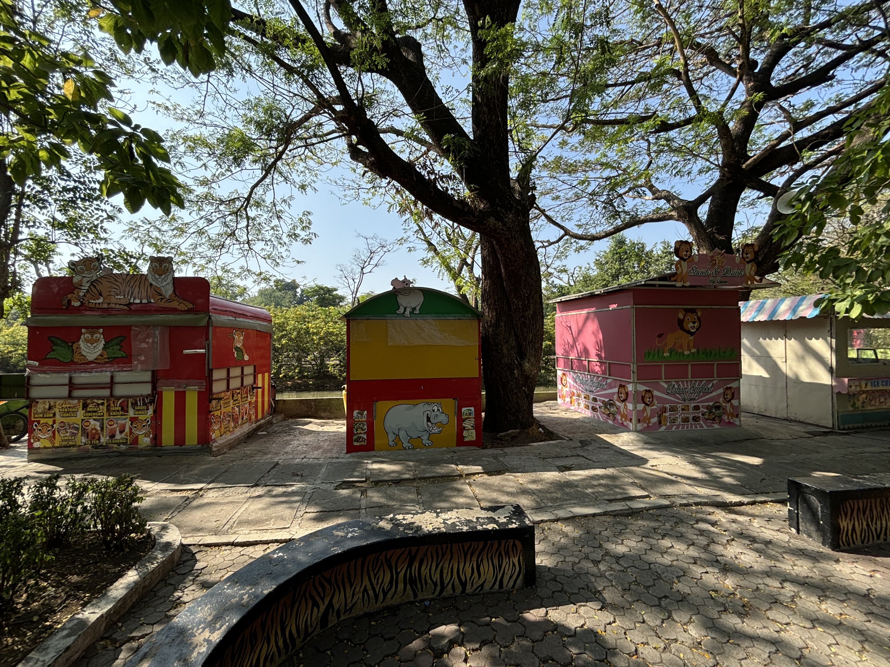 Zoo stores are everywhere!