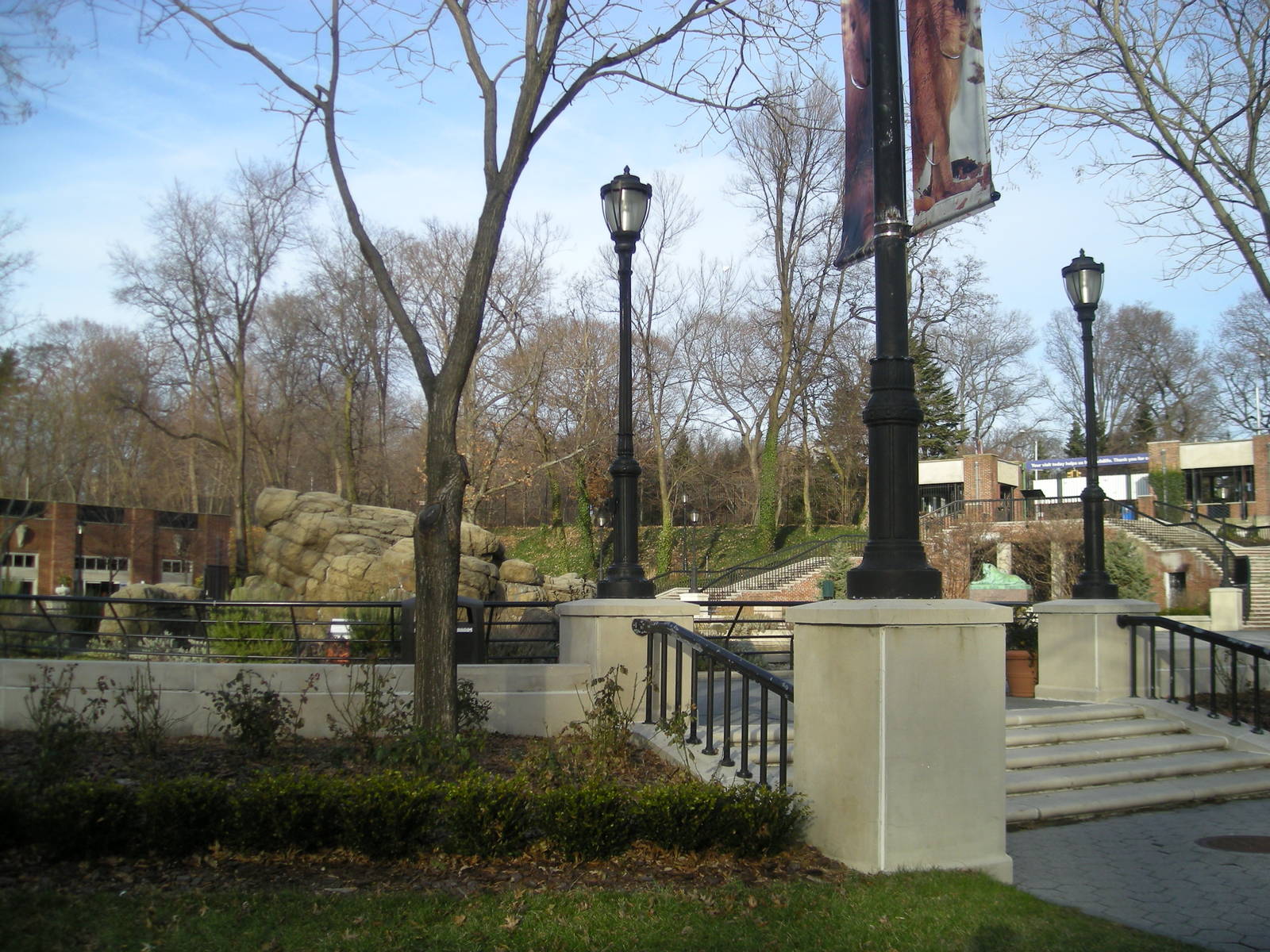 Zoo towards the sea lions