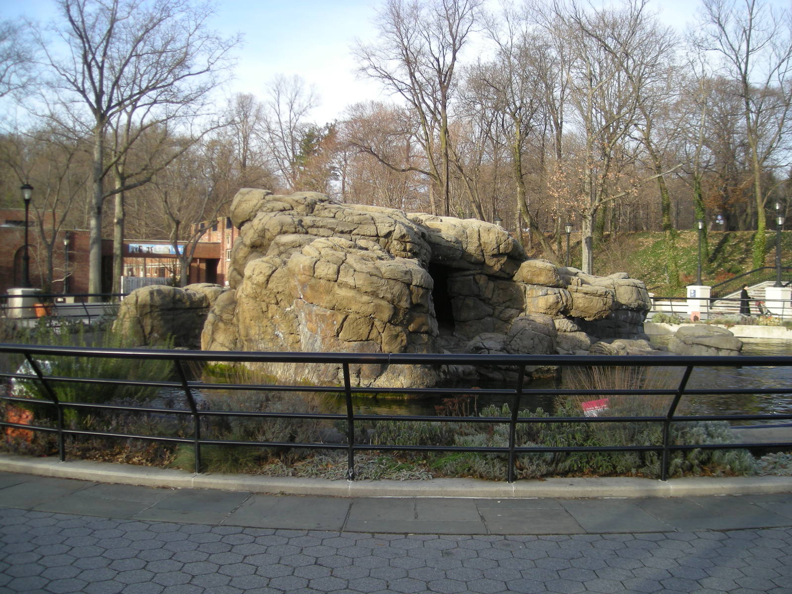 Zoo towards the sea lions