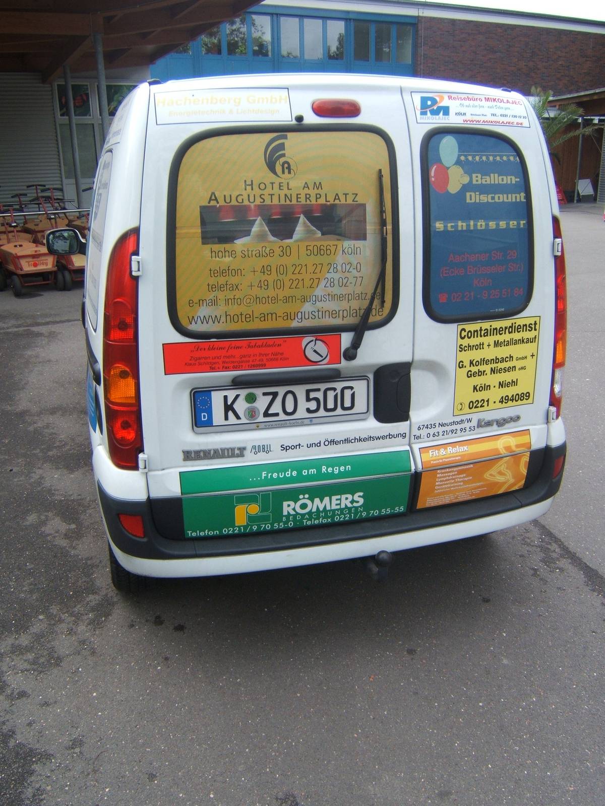 Zoo van