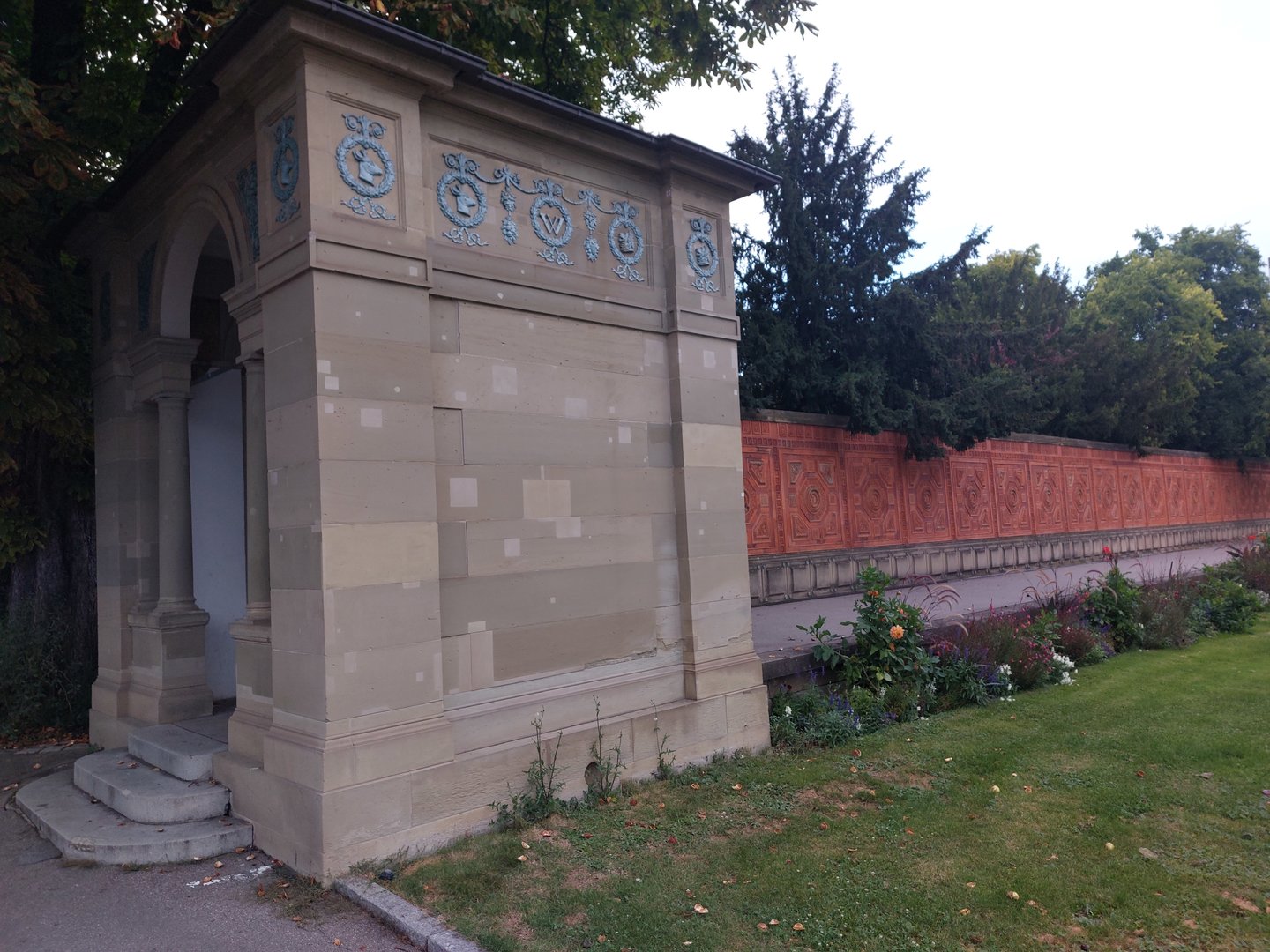 Zoo wall from the outside