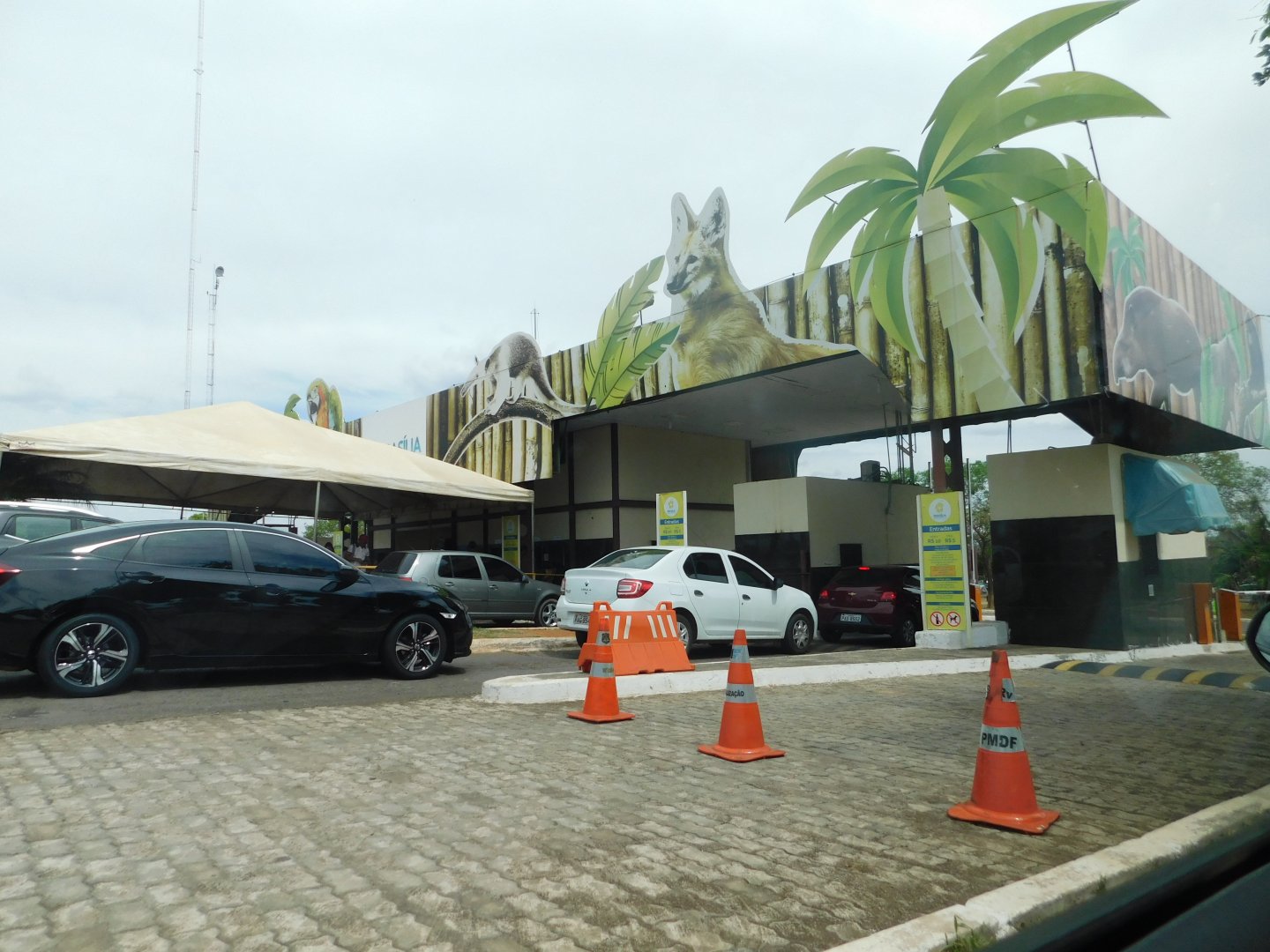 Zoo's entrance - Brasilia zoo
