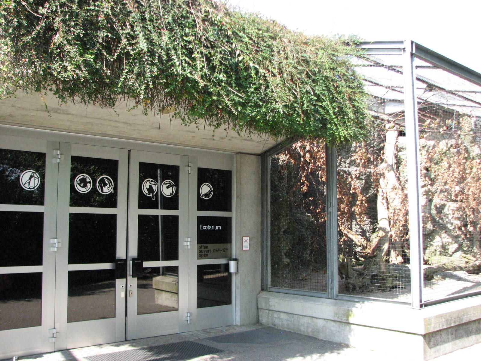 Zürich Zoo 2006 - Entrance to the Exotarium