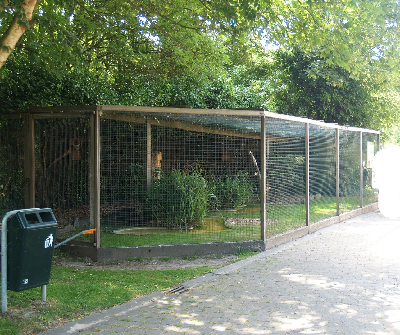 Zwin Bird Park (Now closed and demolished) - Aviary, 2006-07-14