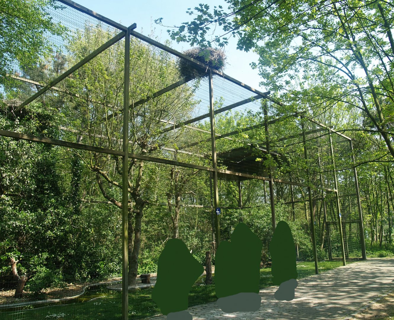 Zwin Bird Park (Now closed and demolished) - Large raptor aviary, 2007-04-22