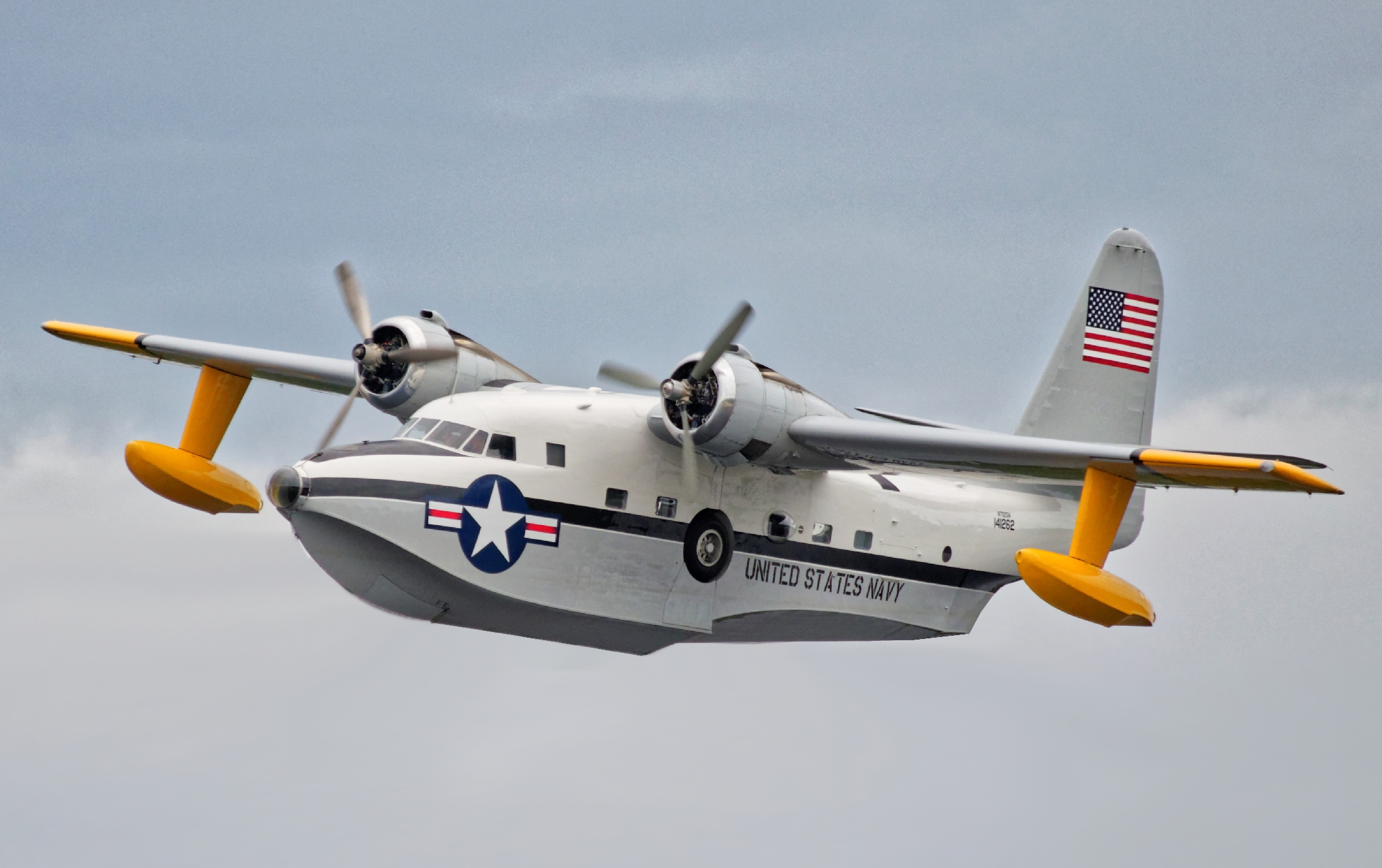 U.S._Navy_Grumman_HU-16.jpg